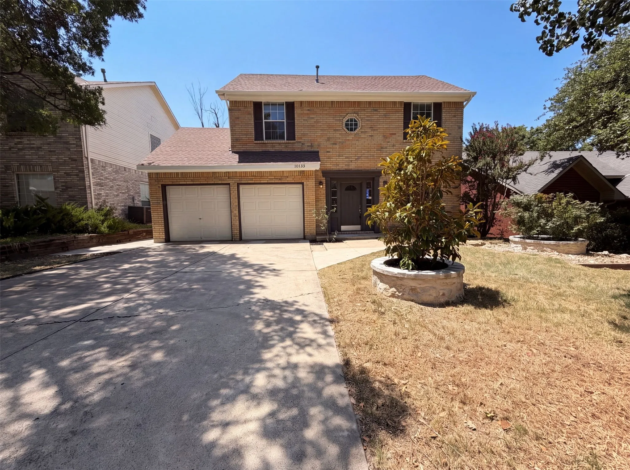 Single Family Residence For Sale in Tarrant County , 10133 Long Rifle Drive, Fort Worth, Texas 76108, 3 Bedroom, 3 Bathroom, 2 Garage spaces, 1,910 Sqft, built in 1987, mls#21348896, Real Estate Agent in Fort Worth, Homes For Sale in Tarrant county, Homes For Sale in Fort Worth, Realtor in Fort Worth Texas, Real Estate Brokerage Independent Realty Texas, Luminita Cordes Realtor