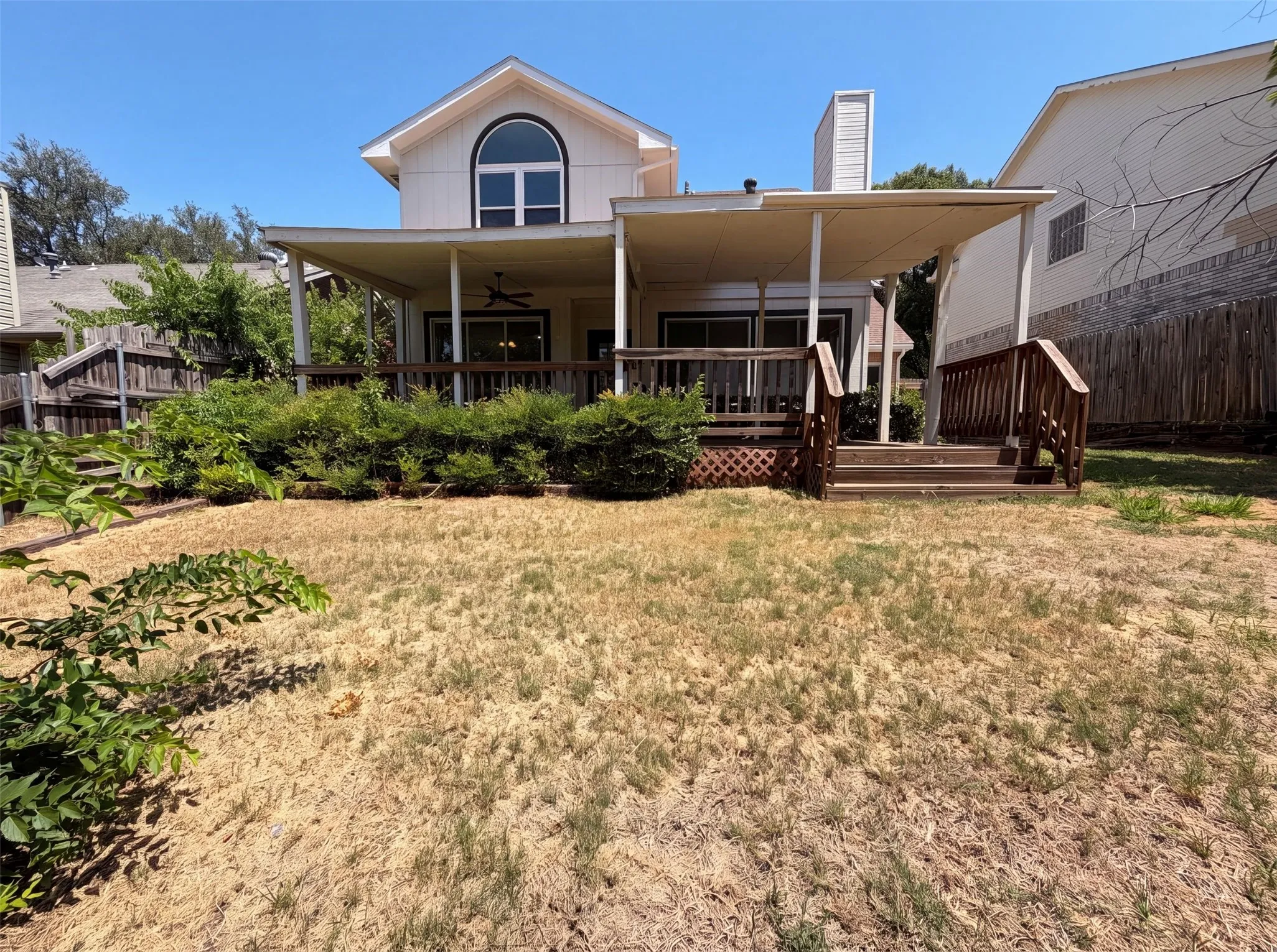 Single Family Residence For Sale in Tarrant County , 10133 Long Rifle Drive, Fort Worth, Texas 76108, 3 Bedroom, 3 Bathroom, 2 Garage spaces, 1,910 Sqft, built in 1987, mls#21348896, Real Estate Agent in Fort Worth, Homes For Sale in Tarrant county, Homes For Sale in Fort Worth, Realtor in Fort Worth Texas, Real Estate Brokerage Independent Realty Texas, Luminita Cordes Realtor