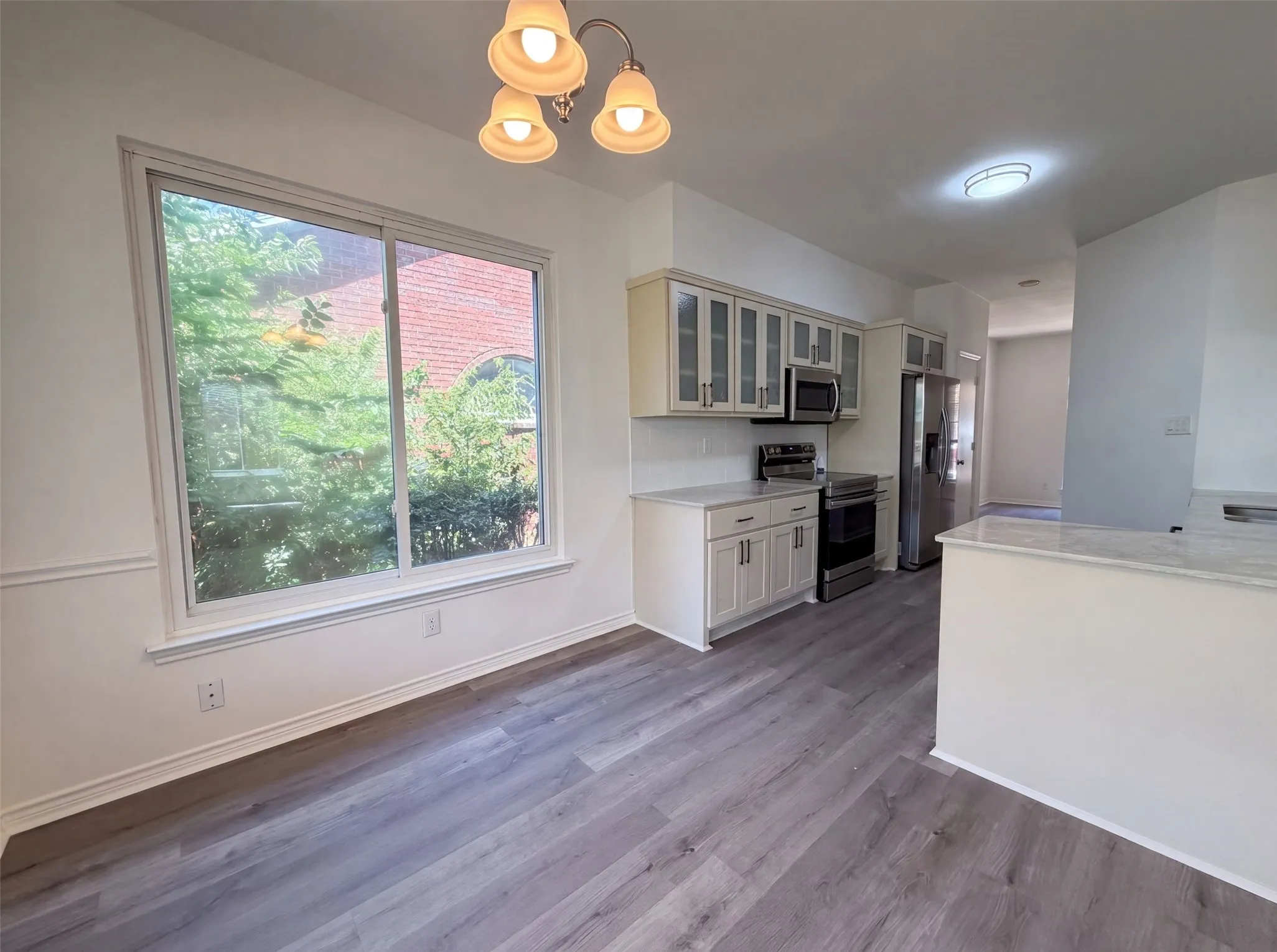 Single Family Residence For Sale in Tarrant County , 10133 Long Rifle Drive, Fort Worth, Texas 76108, 3 Bedroom, 3 Bathroom, 2 Garage spaces, 1,910 Sqft, built in 1987, mls#21348896, Real Estate Agent in Fort Worth, Homes For Sale in Tarrant county, Homes For Sale in Fort Worth, Realtor in Fort Worth Texas, Real Estate Brokerage Independent Realty Texas, Luminita Cordes Realtor