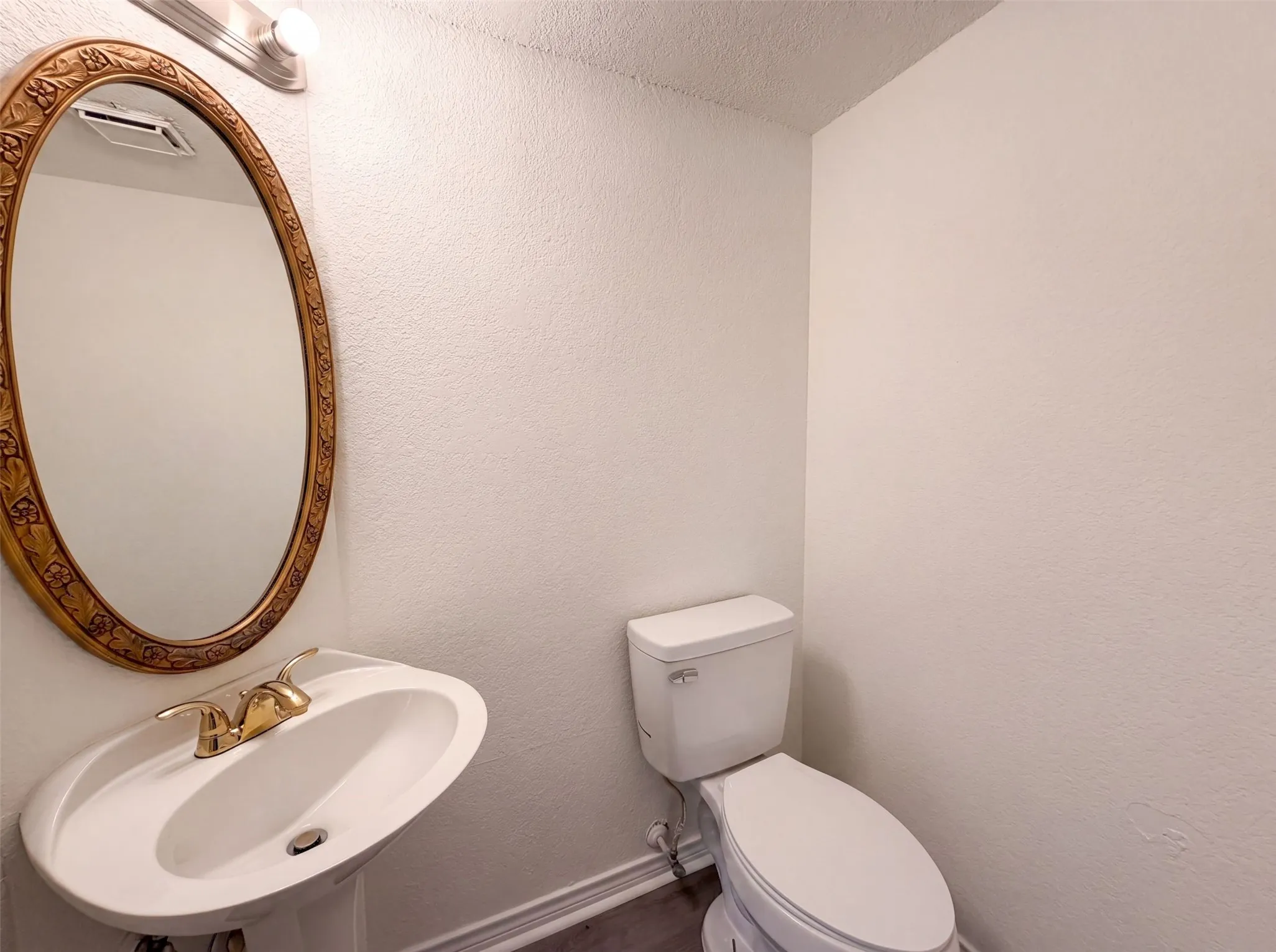 Single Family Residence For Sale in Tarrant County , 10133 Long Rifle Drive, Fort Worth, Texas 76108, 3 Bedroom, 3 Bathroom, 2 Garage spaces, 1,910 Sqft, built in 1987, mls#21348896, Real Estate Agent in Fort Worth, Homes For Sale in Tarrant county, Homes For Sale in Fort Worth, Realtor in Fort Worth Texas, Real Estate Brokerage Independent Realty Texas, Luminita Cordes Realtor