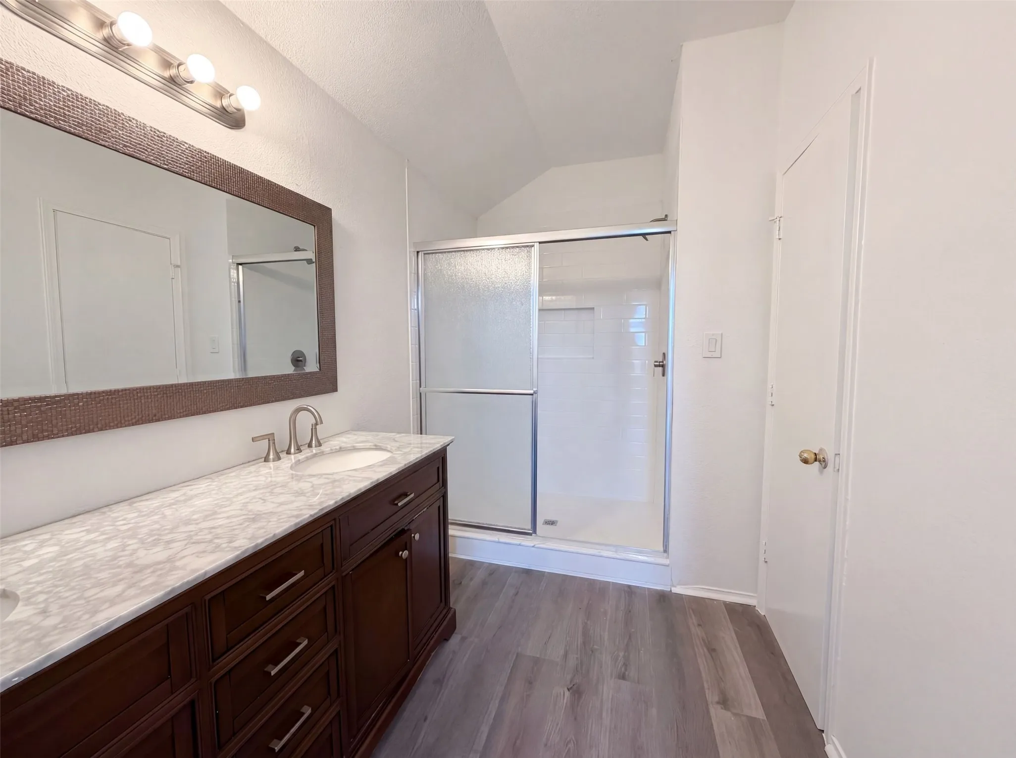 Single Family Residence For Sale in Tarrant County , 10133 Long Rifle Drive, Fort Worth, Texas 76108, 3 Bedroom, 3 Bathroom, 2 Garage spaces, 1,910 Sqft, built in 1987, mls#21348896, Real Estate Agent in Fort Worth, Homes For Sale in Tarrant county, Homes For Sale in Fort Worth, Realtor in Fort Worth Texas, Real Estate Brokerage Independent Realty Texas, Luminita Cordes Realtor