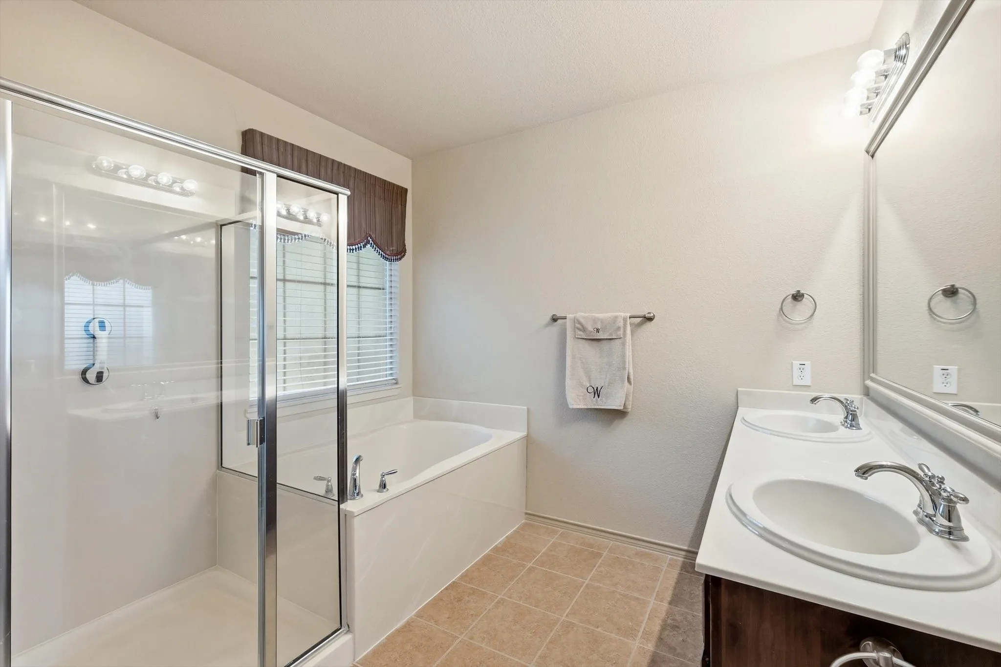 Single Family Residence For Sale in Denton County , 4524 Lacewood Drive, Denton, Texas 76226, 3 Bedroom, 2 Bathroom, 2 Garage spaces, 1,569 Sqft, built in 2011, mls#21345189, Real Estate Agent in Denton, Homes For Sale in Denton county, Homes For Sale in Denton, Realtor in Denton Texas, Real Estate Brokerage Independent Realty Texas, Luminita Cordes Realtor