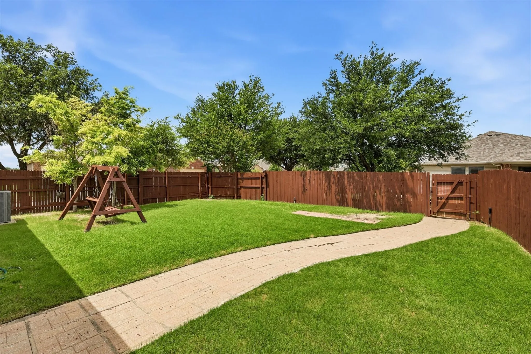 Single Family Residence For Sale in Denton County , 4524 Lacewood Drive, Denton, Texas 76226, 3 Bedroom, 2 Bathroom, 2 Garage spaces, 1,569 Sqft, built in 2011, mls#21345189, Real Estate Agent in Denton, Homes For Sale in Denton county, Homes For Sale in Denton, Realtor in Denton Texas, Real Estate Brokerage Independent Realty Texas, Luminita Cordes Realtor