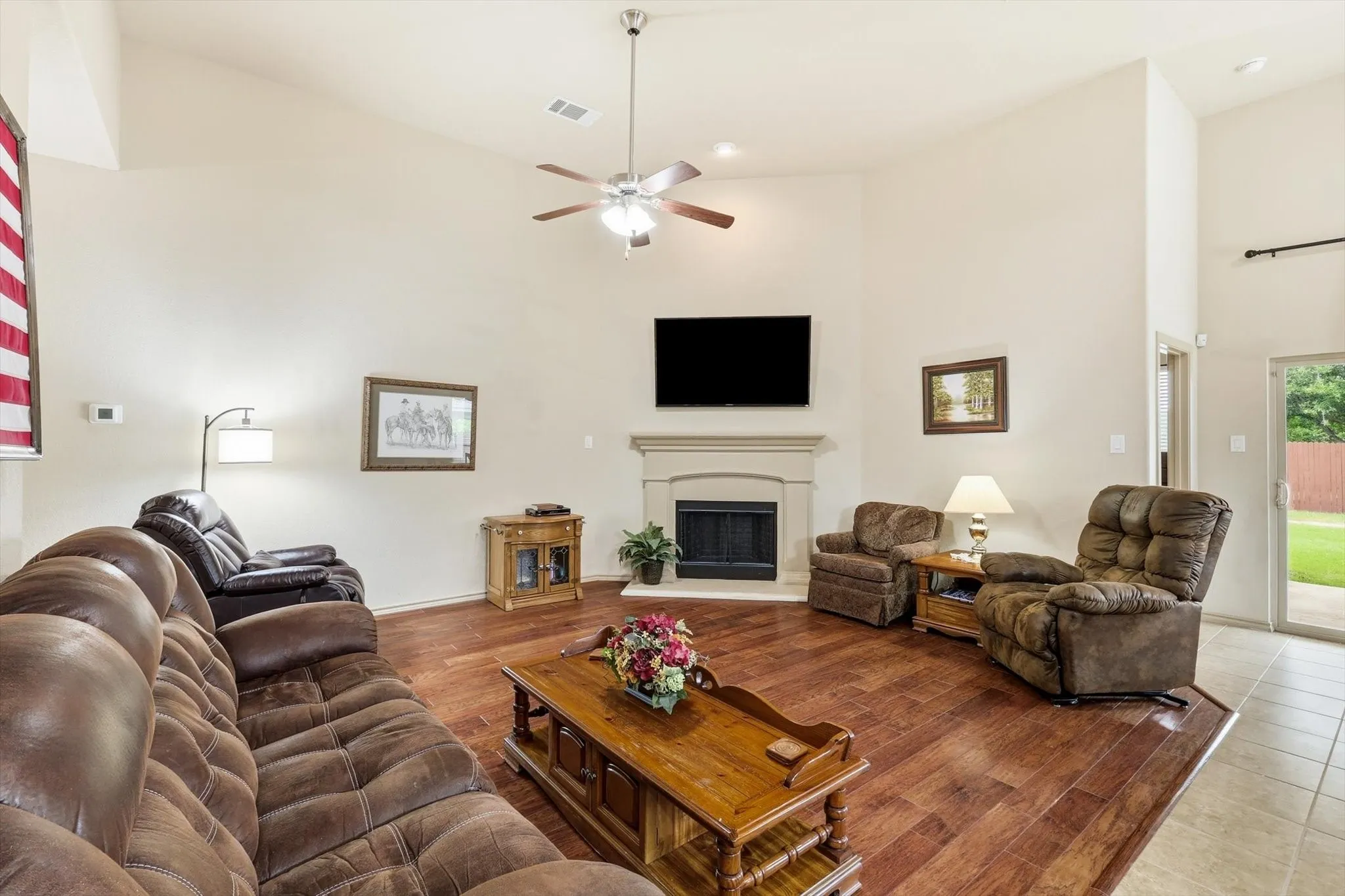 Single Family Residence For Sale in Denton County , 4524 Lacewood Drive, Denton, Texas 76226, 3 Bedroom, 2 Bathroom, 2 Garage spaces, 1,569 Sqft, built in 2011, mls#21345189, Real Estate Agent in Denton, Homes For Sale in Denton county, Homes For Sale in Denton, Realtor in Denton Texas, Real Estate Brokerage Independent Realty Texas, Luminita Cordes Realtor