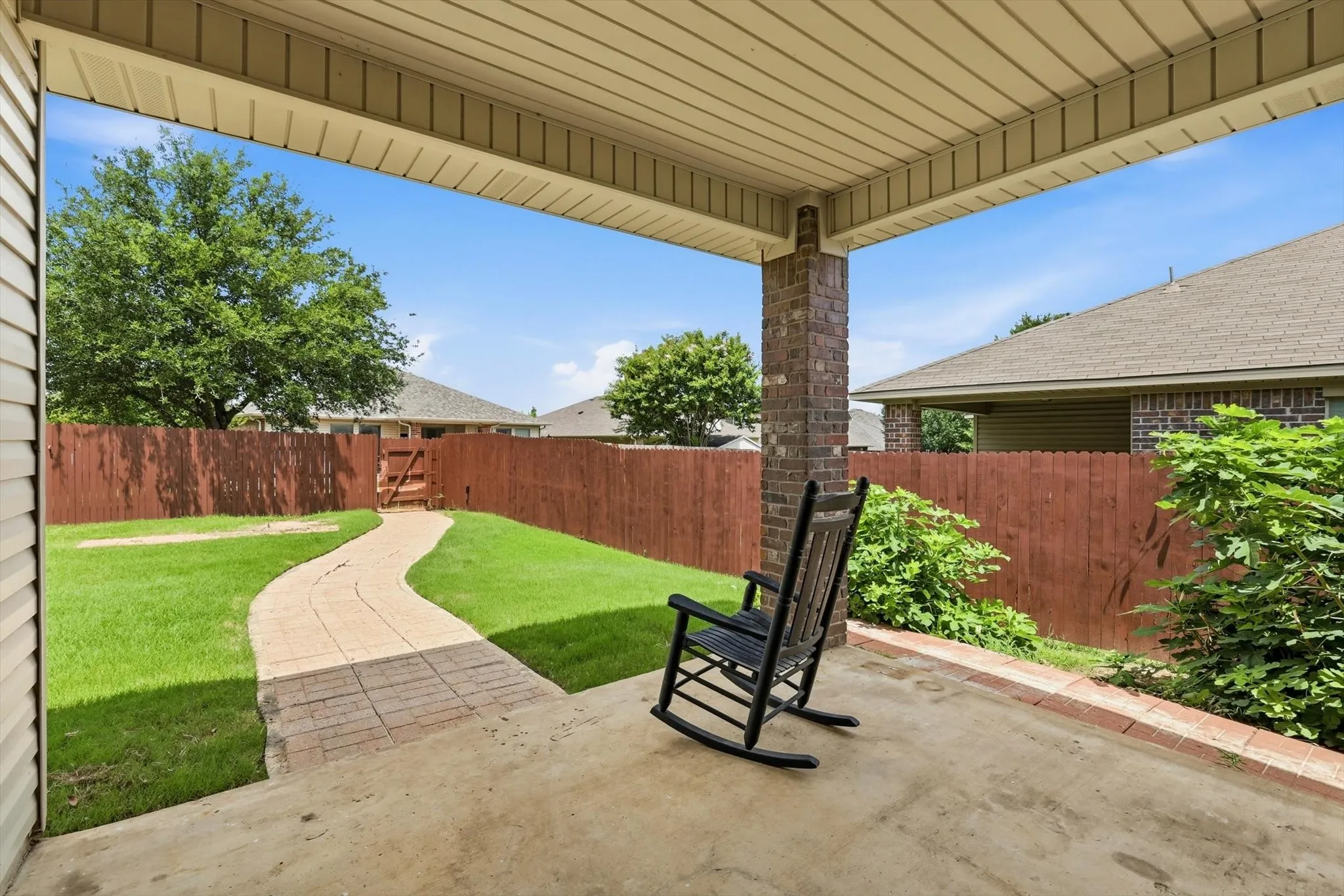 Single Family Residence For Sale in Denton County , 4524 Lacewood Drive, Denton, Texas 76226, 3 Bedroom, 2 Bathroom, 2 Garage spaces, 1,569 Sqft, built in 2011, mls#21345189, Real Estate Agent in Denton, Homes For Sale in Denton county, Homes For Sale in Denton, Realtor in Denton Texas, Real Estate Brokerage Independent Realty Texas, Luminita Cordes Realtor