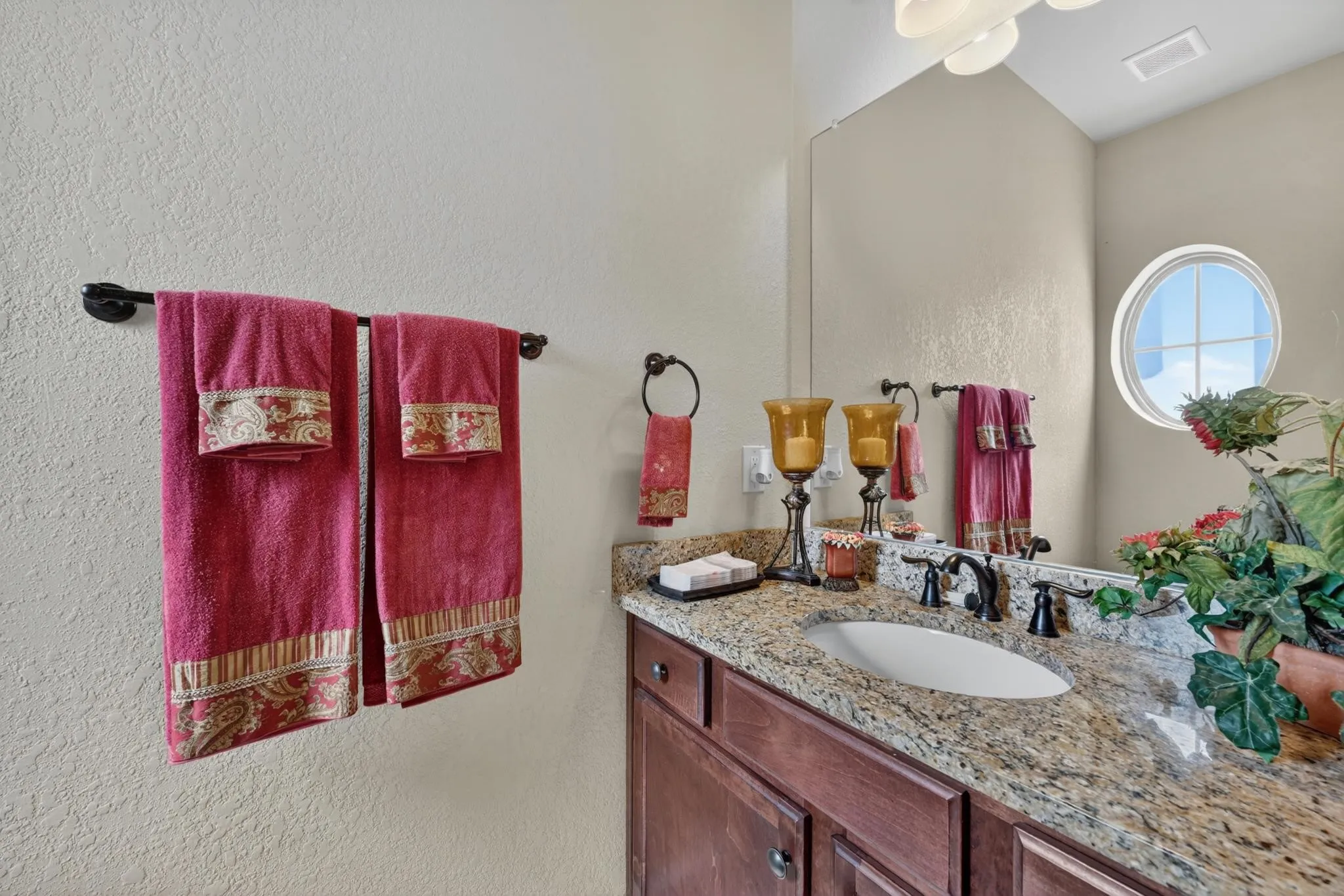Single Family Residence For Sale in Dallas County , 732 Forest Creek, De Soto, Texas 75115, 4 Bedrooms, 3 Bathrooms, 2 Garage spaces, 2,372 Sqft, built in 2016, Price $369,999, mls#21348907, Real Estate Agent in De Soto, Homes For Sale in Dallas county, Homes For Sale in De Soto, Realtor in De Soto Texas, Real Estate Brokerage Independent Realty Texas, Luminita Cordes Realtor