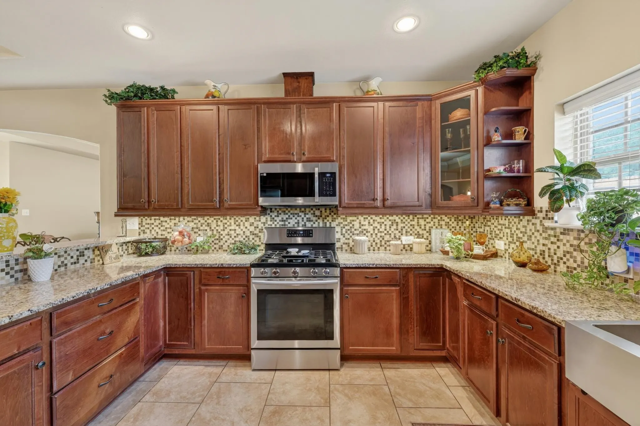 Single Family Residence For Sale in Dallas County , 732 Forest Creek, De Soto, Texas 75115, 4 Bedrooms, 3 Bathrooms, 2 Garage spaces, 2,372 Sqft, built in 2016, Price $369,999, mls#21348907, Real Estate Agent in De Soto, Homes For Sale in Dallas county, Homes For Sale in De Soto, Realtor in De Soto Texas, Real Estate Brokerage Independent Realty Texas, Luminita Cordes Realtor
