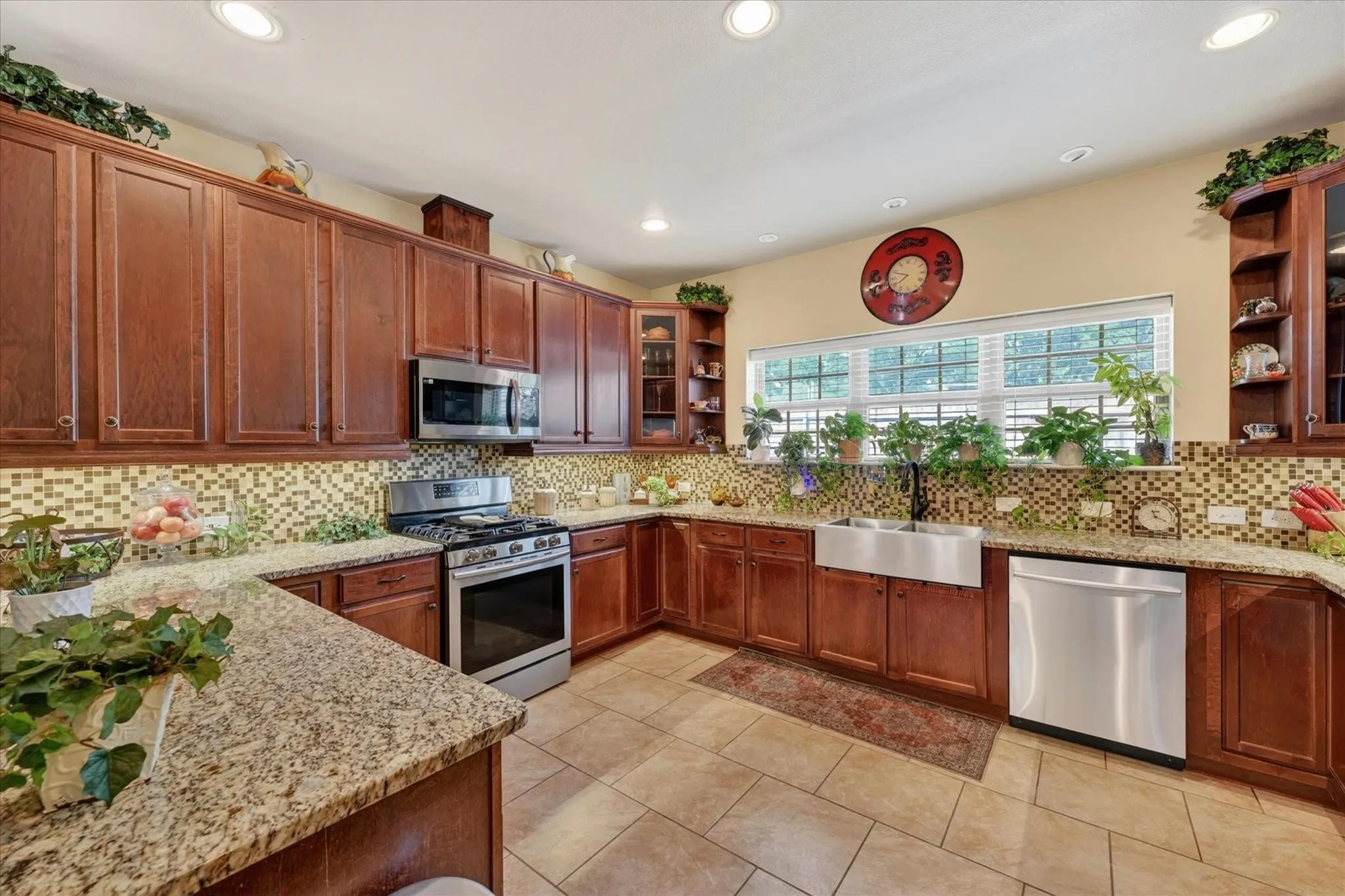 Single Family Residence For Sale in Dallas County , 732 Forest Creek, De Soto, Texas 75115, 4 Bedrooms, 3 Bathrooms, 2 Garage spaces, 2,372 Sqft, built in 2016, Price $369,999, mls#21348907, Real Estate Agent in De Soto, Homes For Sale in Dallas county, Homes For Sale in De Soto, Realtor in De Soto Texas, Real Estate Brokerage Independent Realty Texas, Luminita Cordes Realtor