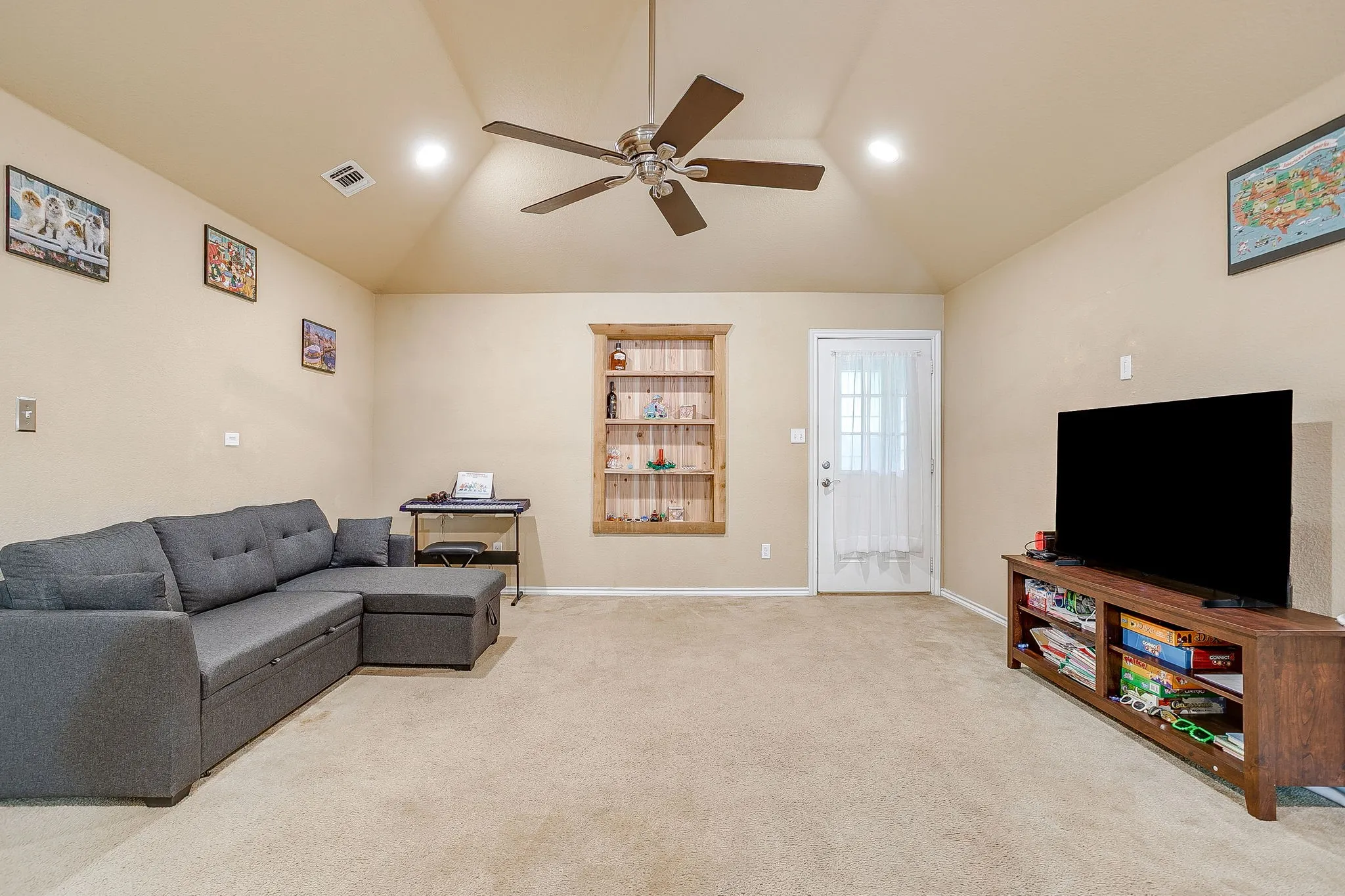 Single Family Residence For Rent in Palo Pinto County , 508 NW 5th Street, Mineral Wells, Texas 76067, 3 Bedroom, 2 Bathroom, 2 Garage spaces, 1,594 Sqft, built in 2009, mls#21348844, Real Estate Agent in Mineral Wells, Homes For Rent in Palo Pinto county, Homes For Rent in Mineral Wells, Realtor in Mineral Wells Texas, Real Estate Brokerage Independent Realty Texas, Luminita Cordes Realtor