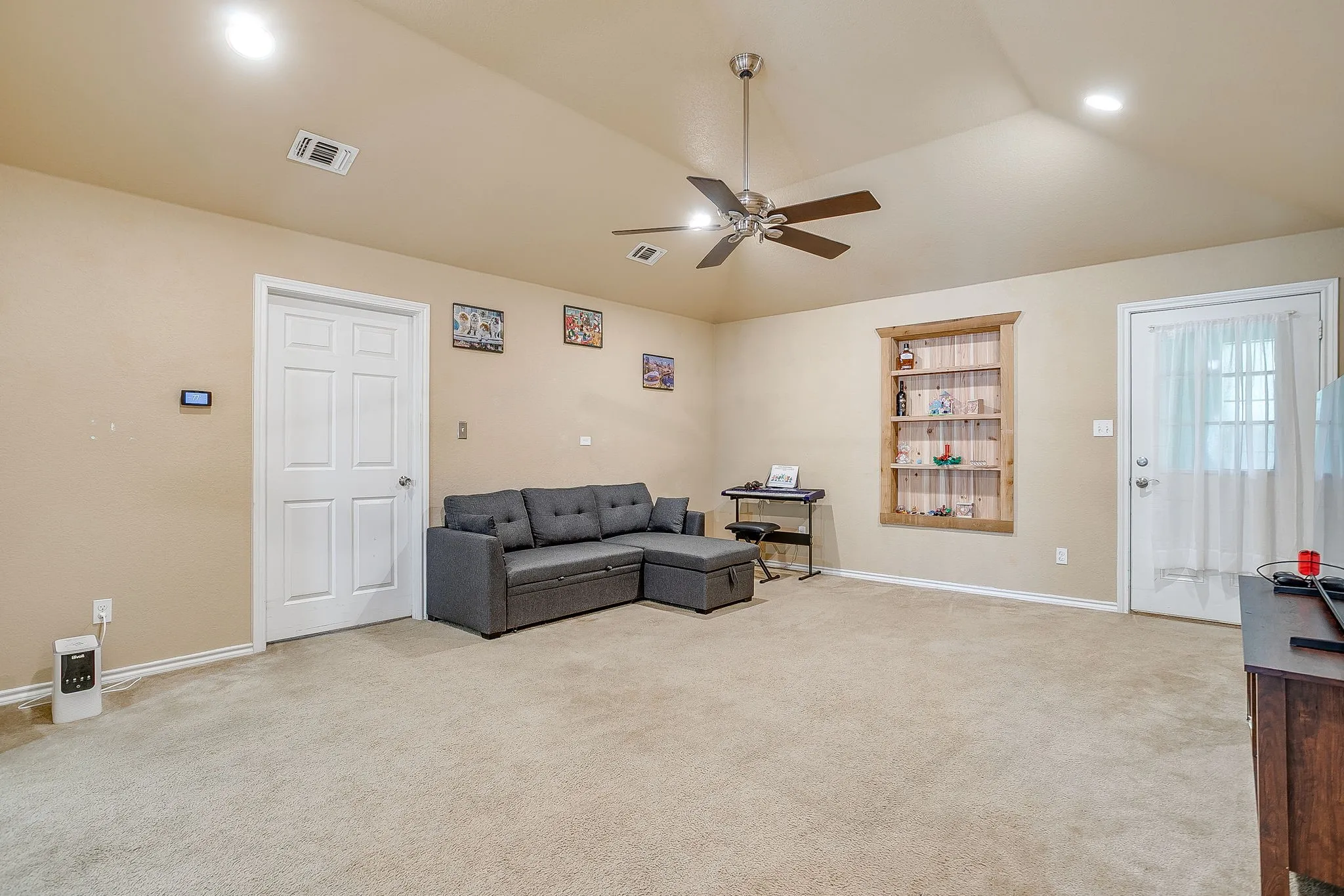 Single Family Residence For Rent in Palo Pinto County , 508 NW 5th Street, Mineral Wells, Texas 76067, 3 Bedroom, 2 Bathroom, 2 Garage spaces, 1,594 Sqft, built in 2009, mls#21348844, Real Estate Agent in Mineral Wells, Homes For Rent in Palo Pinto county, Homes For Rent in Mineral Wells, Realtor in Mineral Wells Texas, Real Estate Brokerage Independent Realty Texas, Luminita Cordes Realtor