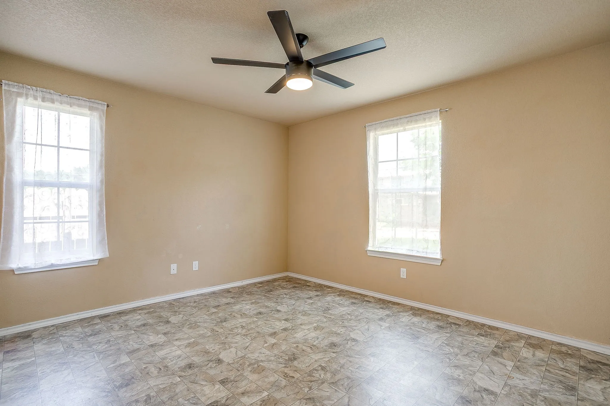 Single Family Residence For Rent in Palo Pinto County , 508 NW 5th Street, Mineral Wells, Texas 76067, 3 Bedroom, 2 Bathroom, 2 Garage spaces, 1,594 Sqft, built in 2009, mls#21348844, Real Estate Agent in Mineral Wells, Homes For Rent in Palo Pinto county, Homes For Rent in Mineral Wells, Realtor in Mineral Wells Texas, Real Estate Brokerage Independent Realty Texas, Luminita Cordes Realtor