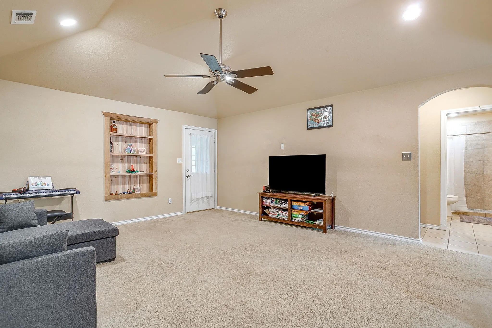 Single Family Residence For Rent in Palo Pinto County , 508 NW 5th Street, Mineral Wells, Texas 76067, 3 Bedroom, 2 Bathroom, 2 Garage spaces, 1,594 Sqft, built in 2009, mls#21348844, Real Estate Agent in Mineral Wells, Homes For Rent in Palo Pinto county, Homes For Rent in Mineral Wells, Realtor in Mineral Wells Texas, Real Estate Brokerage Independent Realty Texas, Luminita Cordes Realtor