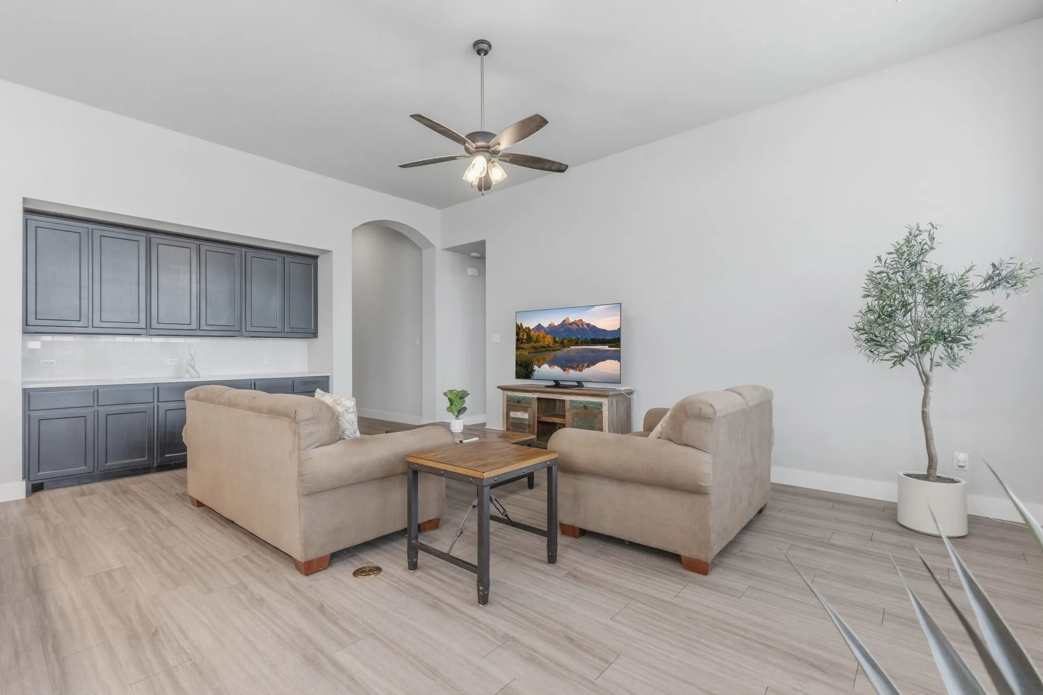 Single Family Residence For Sale in Rockwall County , 3226 Buffalo Creek Circle, Royse City, Texas 75189, 3 Bedroom, 3 Bathroom, 3 Garage spaces, 2,274 Sqft, built in 2020, mls#21348584, Real Estate Agent in Royse City, Homes For Sale in Rockwall county, Homes For Sale in Royse City, Realtor in Royse City Texas, Real Estate Brokerage Independent Realty Texas, Luminita Cordes Realtor