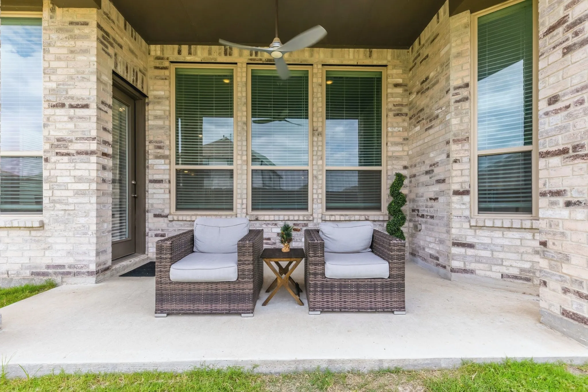 Single Family Residence For Sale in Rockwall County , 3226 Buffalo Creek Circle, Royse City, Texas 75189, 3 Bedroom, 3 Bathroom, 3 Garage spaces, 2,274 Sqft, built in 2020, mls#21348584, Real Estate Agent in Royse City, Homes For Sale in Rockwall county, Homes For Sale in Royse City, Realtor in Royse City Texas, Real Estate Brokerage Independent Realty Texas, Luminita Cordes Realtor