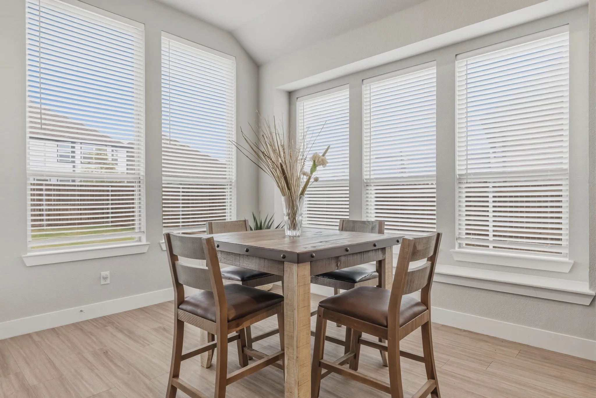 Single Family Residence For Sale in Rockwall County , 3226 Buffalo Creek Circle, Royse City, Texas 75189, 3 Bedroom, 3 Bathroom, 3 Garage spaces, 2,274 Sqft, built in 2020, mls#21348584, Real Estate Agent in Royse City, Homes For Sale in Rockwall county, Homes For Sale in Royse City, Realtor in Royse City Texas, Real Estate Brokerage Independent Realty Texas, Luminita Cordes Realtor