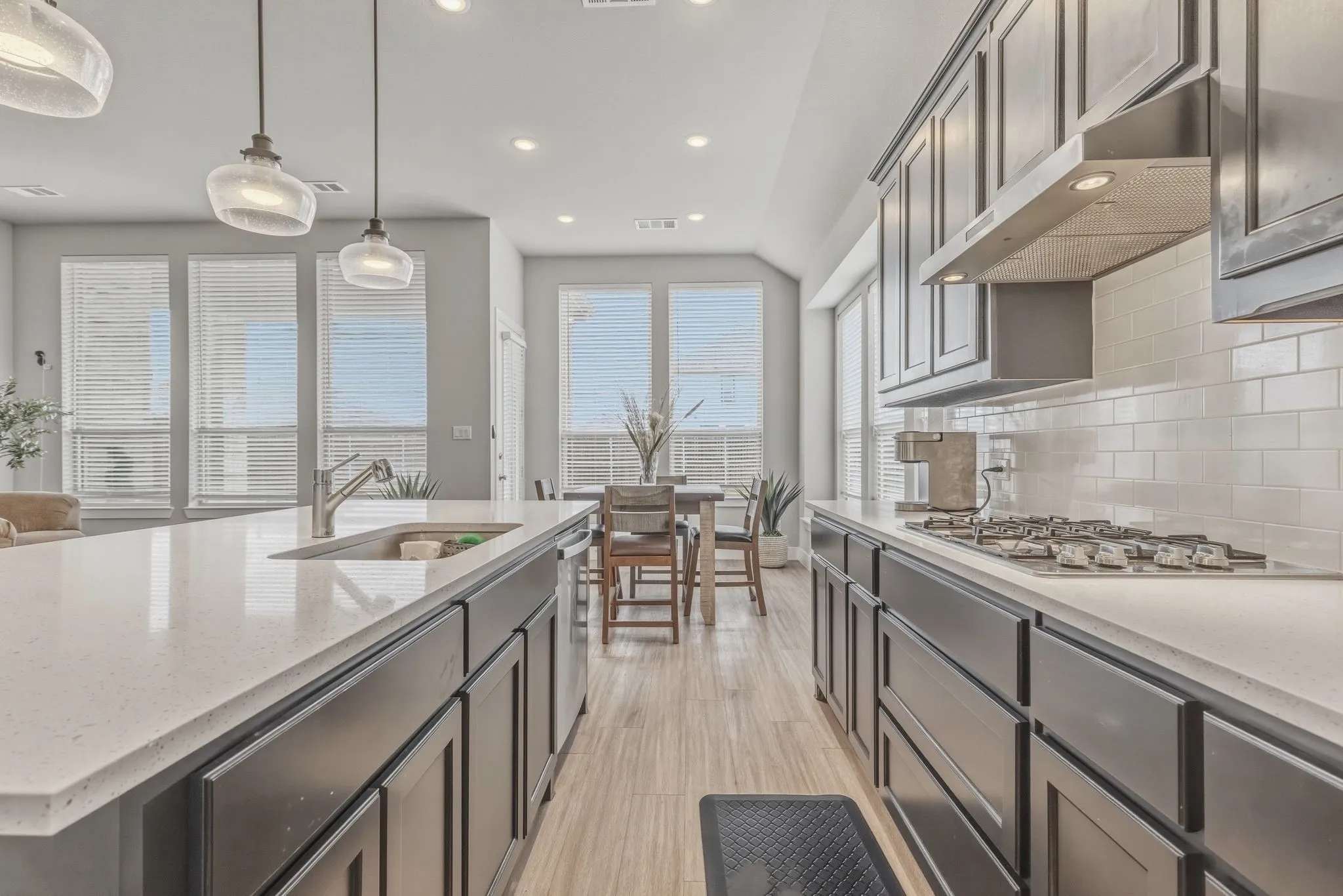 Single Family Residence For Sale in Rockwall County , 3226 Buffalo Creek Circle, Royse City, Texas 75189, 3 Bedroom, 3 Bathroom, 3 Garage spaces, 2,274 Sqft, built in 2020, mls#21348584, Real Estate Agent in Royse City, Homes For Sale in Rockwall county, Homes For Sale in Royse City, Realtor in Royse City Texas, Real Estate Brokerage Independent Realty Texas, Luminita Cordes Realtor