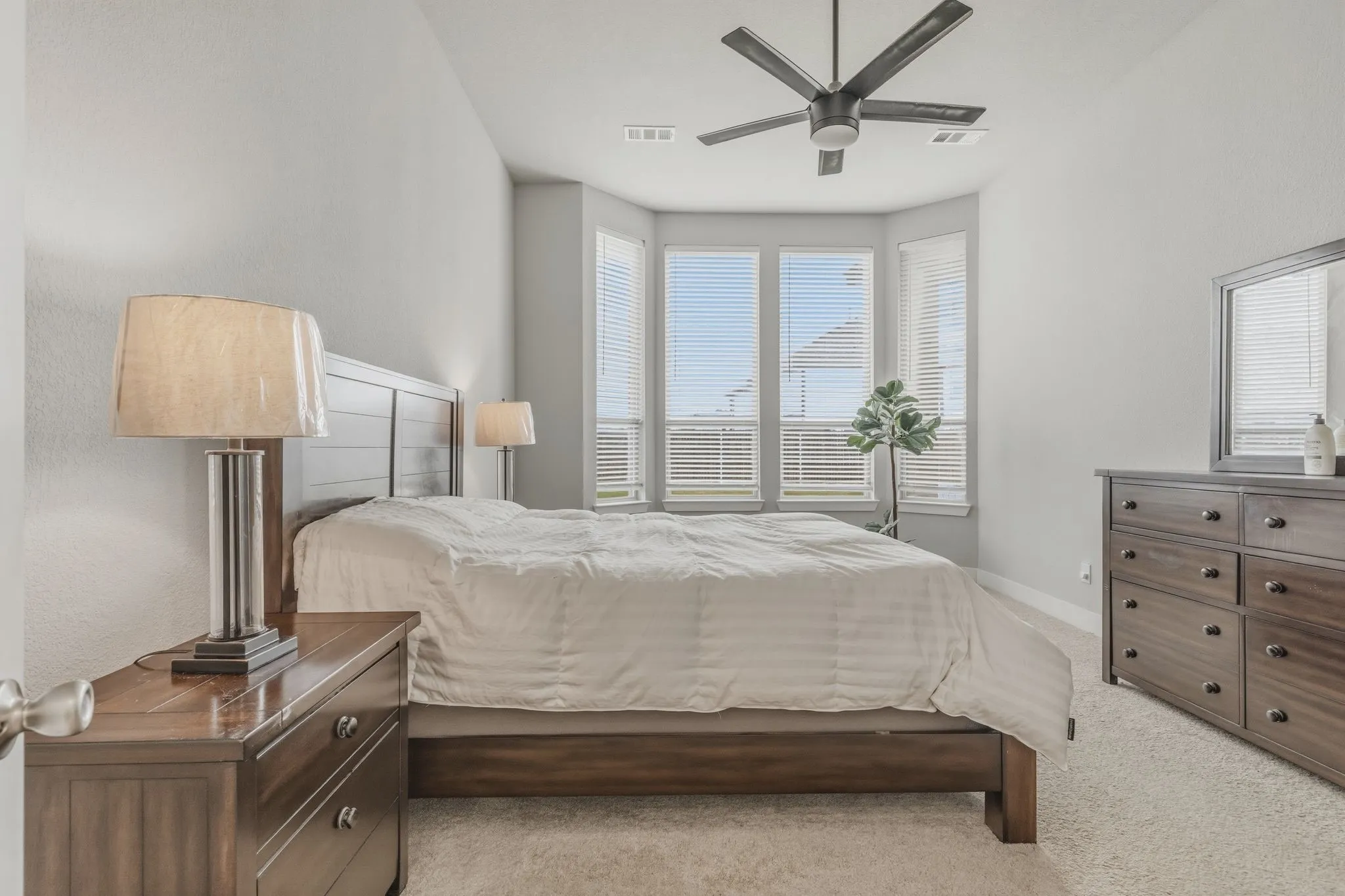 Single Family Residence For Sale in Rockwall County , 3226 Buffalo Creek Circle, Royse City, Texas 75189, 3 Bedroom, 3 Bathroom, 3 Garage spaces, 2,274 Sqft, built in 2020, mls#21348584, Real Estate Agent in Royse City, Homes For Sale in Rockwall county, Homes For Sale in Royse City, Realtor in Royse City Texas, Real Estate Brokerage Independent Realty Texas, Luminita Cordes Realtor