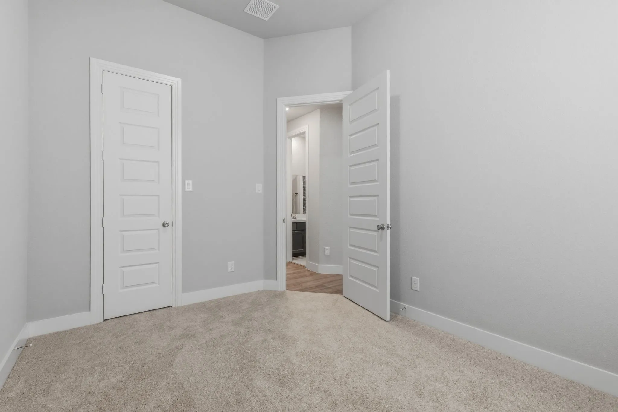 Single Family Residence For Sale in Rockwall County , 3226 Buffalo Creek Circle, Royse City, Texas 75189, 3 Bedroom, 3 Bathroom, 3 Garage spaces, 2,274 Sqft, built in 2020, mls#21348584, Real Estate Agent in Royse City, Homes For Sale in Rockwall county, Homes For Sale in Royse City, Realtor in Royse City Texas, Real Estate Brokerage Independent Realty Texas, Luminita Cordes Realtor