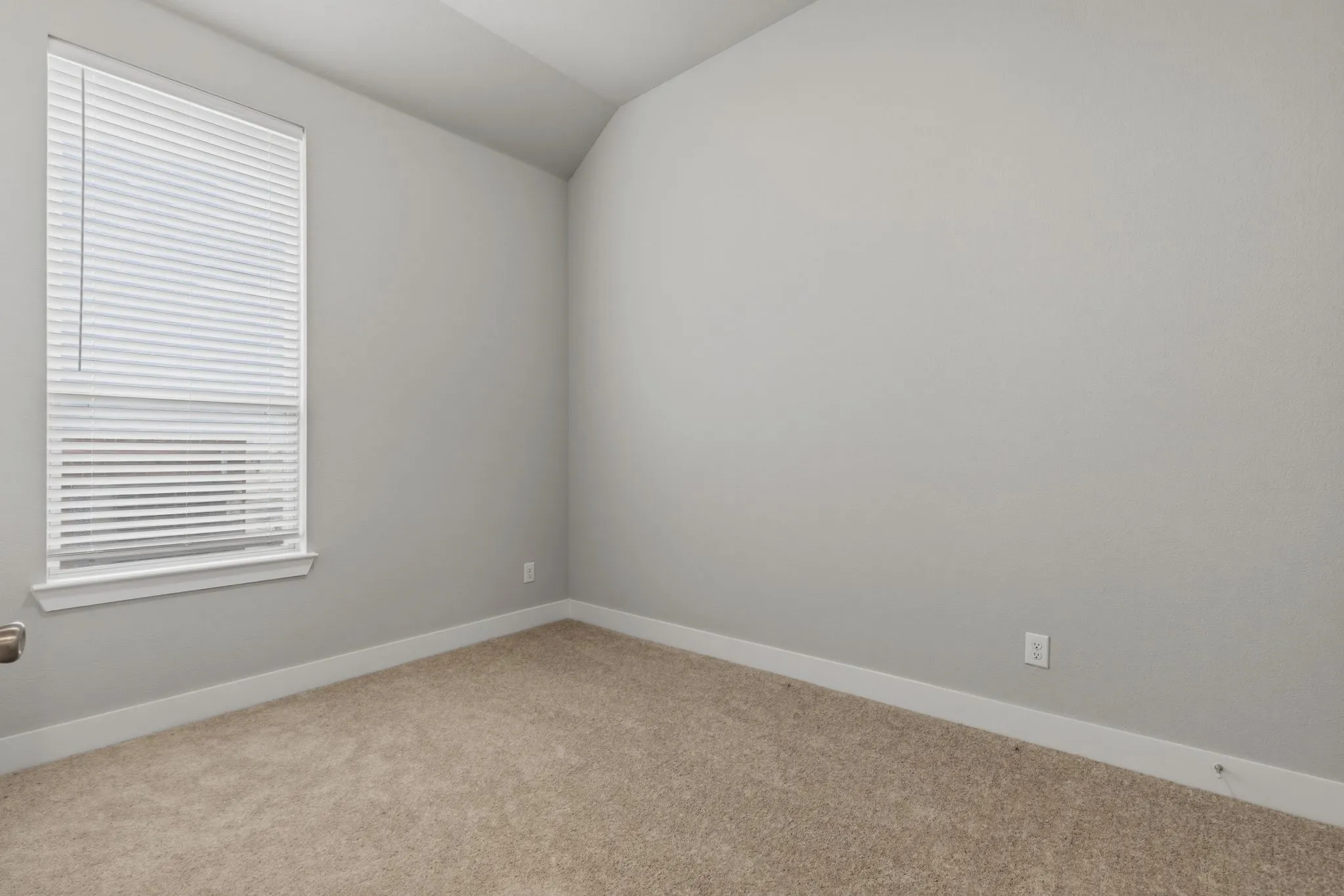 Single Family Residence For Sale in Rockwall County , 3226 Buffalo Creek Circle, Royse City, Texas 75189, 3 Bedroom, 3 Bathroom, 3 Garage spaces, 2,274 Sqft, built in 2020, mls#21348584, Real Estate Agent in Royse City, Homes For Sale in Rockwall county, Homes For Sale in Royse City, Realtor in Royse City Texas, Real Estate Brokerage Independent Realty Texas, Luminita Cordes Realtor