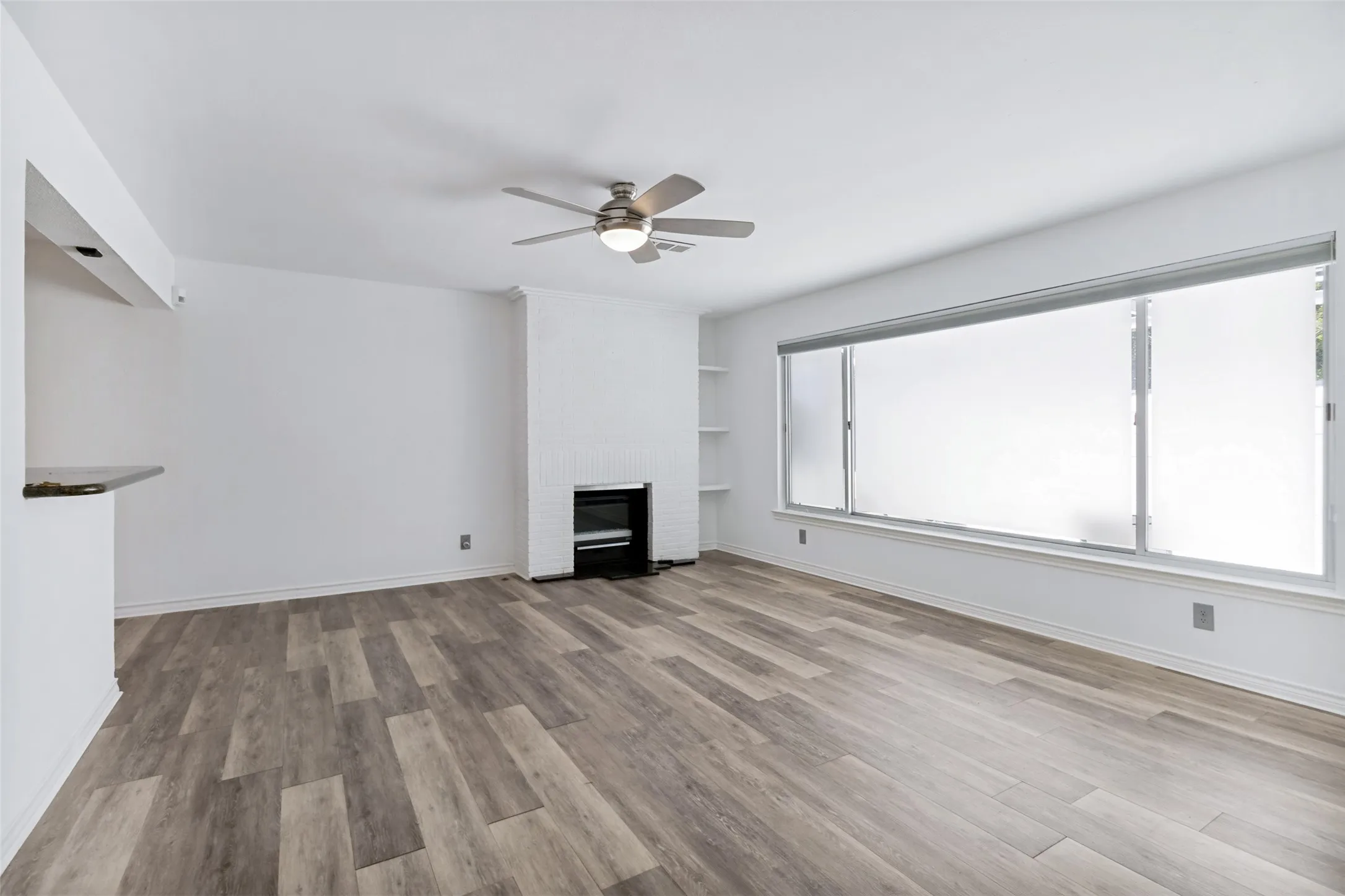 Single Family Residence For Rent in Dallas County , 6406 Chesley Lane, Dallas, Texas 75214, 3 Bedroom, 2 Bathroom, 2 Garage spaces, 1,635 Sqft, built in 1953, mls#21348821, Real Estate Agent in Dallas, Homes For Rent in Dallas county, Homes For Rent in Dallas, Realtor in Dallas Texas, Real Estate Brokerage Independent Realty Texas, Luminita Cordes Realtor
