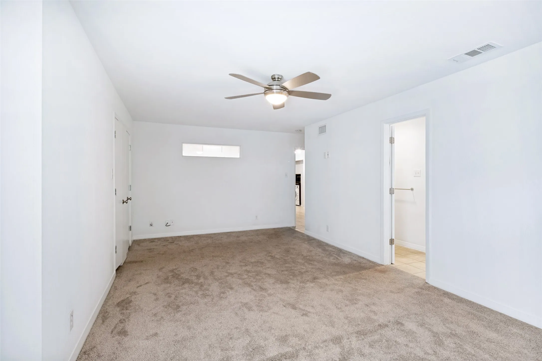 Single Family Residence For Rent in Dallas County , 6406 Chesley Lane, Dallas, Texas 75214, 3 Bedroom, 2 Bathroom, 2 Garage spaces, 1,635 Sqft, built in 1953, mls#21348821, Real Estate Agent in Dallas, Homes For Rent in Dallas county, Homes For Rent in Dallas, Realtor in Dallas Texas, Real Estate Brokerage Independent Realty Texas, Luminita Cordes Realtor