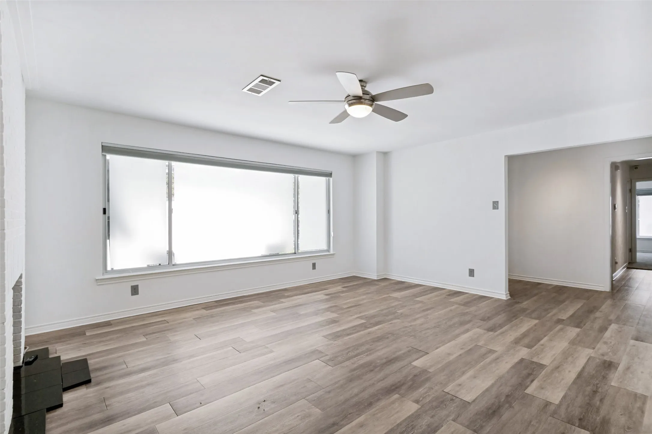 Single Family Residence For Rent in Dallas County , 6406 Chesley Lane, Dallas, Texas 75214, 3 Bedroom, 2 Bathroom, 2 Garage spaces, 1,635 Sqft, built in 1953, mls#21348821, Real Estate Agent in Dallas, Homes For Rent in Dallas county, Homes For Rent in Dallas, Realtor in Dallas Texas, Real Estate Brokerage Independent Realty Texas, Luminita Cordes Realtor