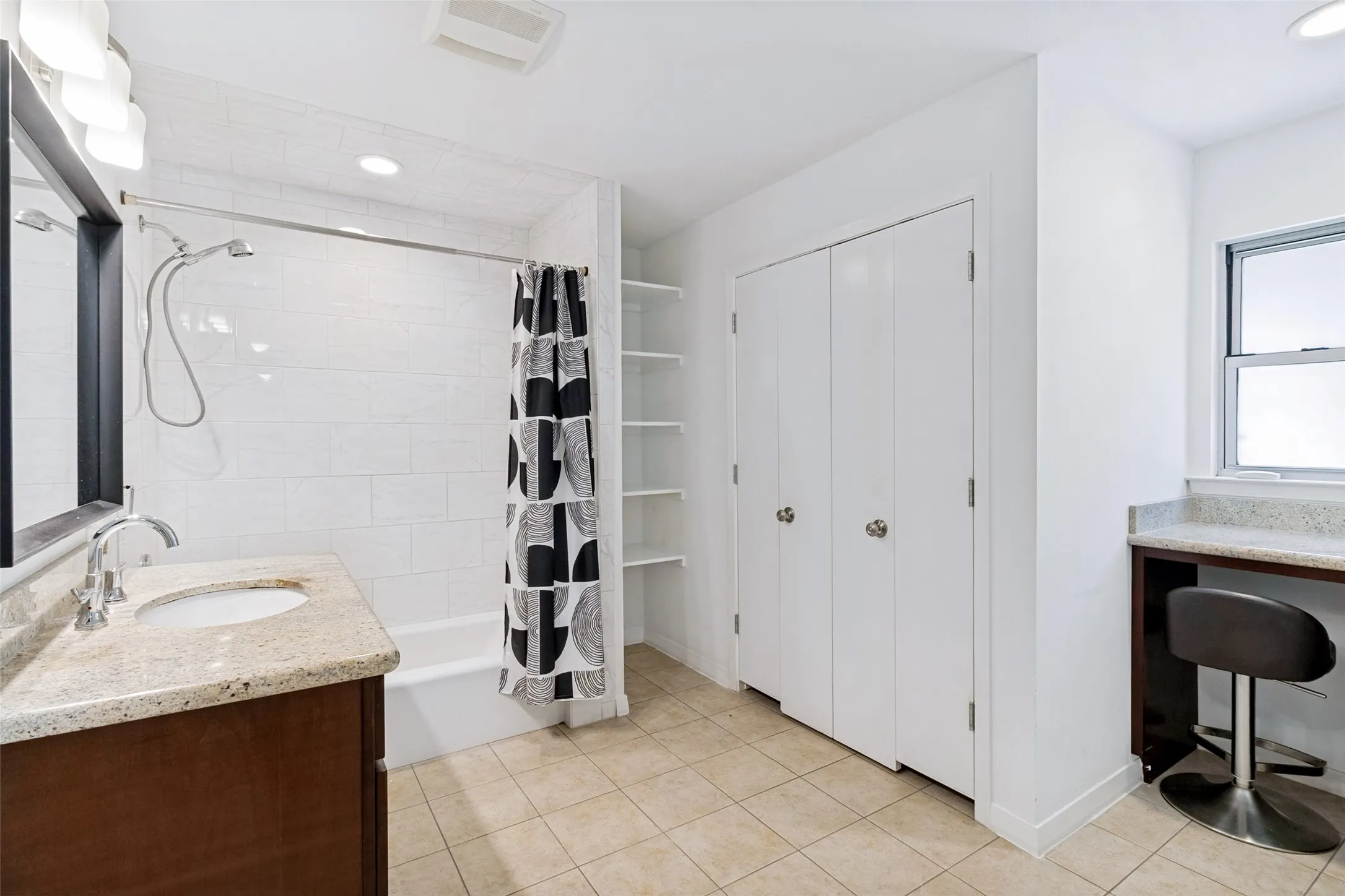 Single Family Residence For Rent in Dallas County , 6406 Chesley Lane, Dallas, Texas 75214, 3 Bedroom, 2 Bathroom, 2 Garage spaces, 1,635 Sqft, built in 1953, mls#21348821, Real Estate Agent in Dallas, Homes For Rent in Dallas county, Homes For Rent in Dallas, Realtor in Dallas Texas, Real Estate Brokerage Independent Realty Texas, Luminita Cordes Realtor