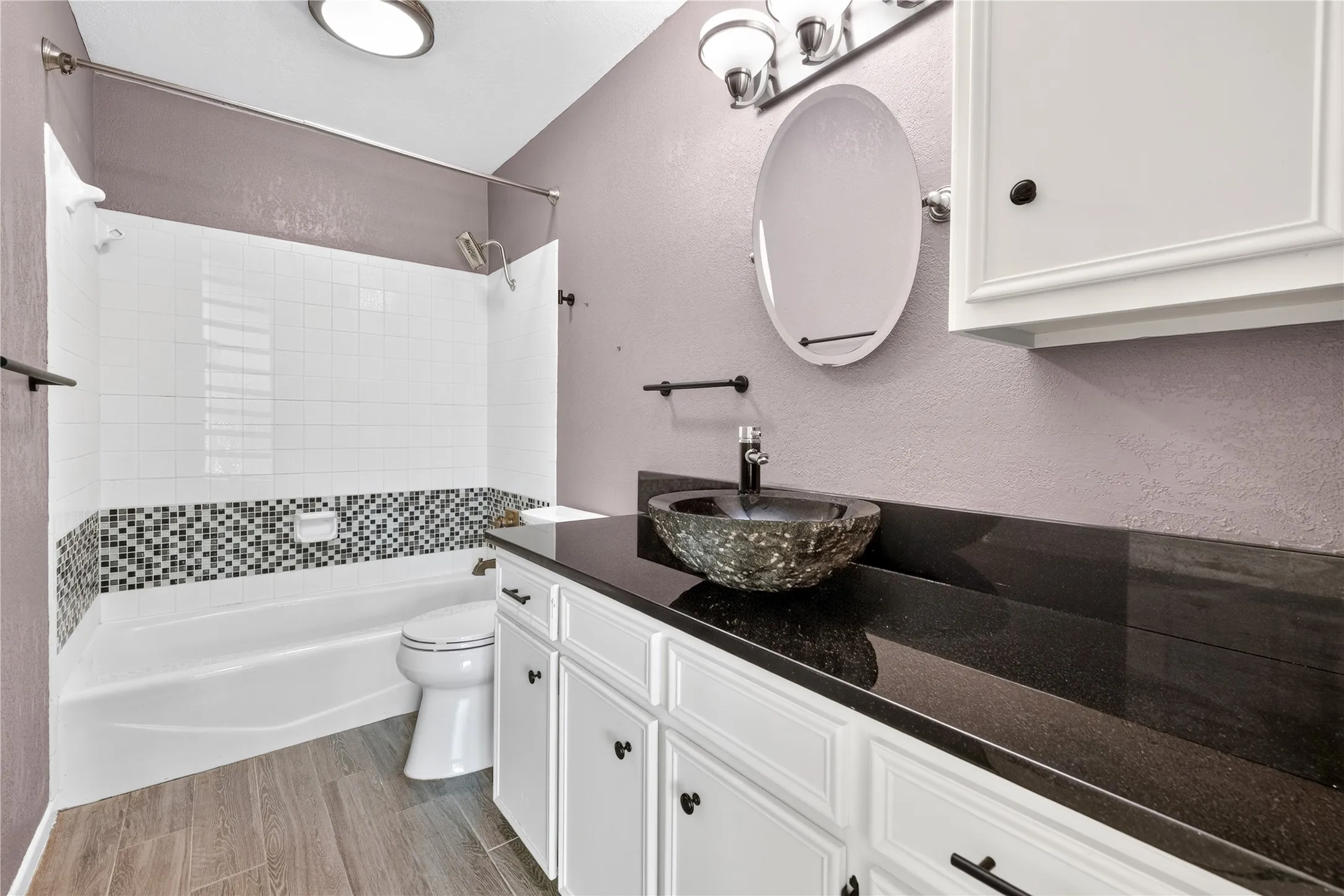 Third bedroom private bath.