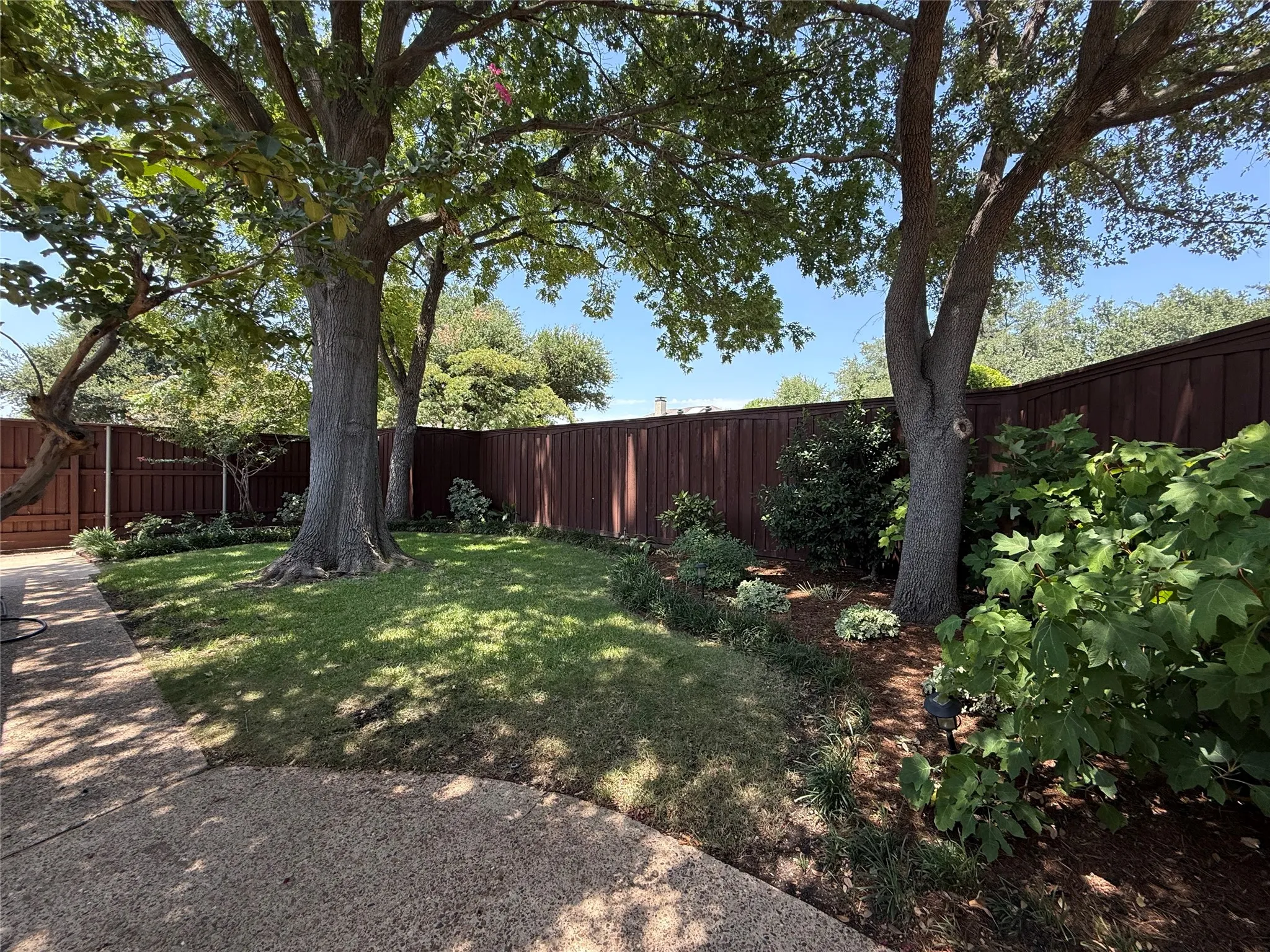 Single Family Residence For Sale in Collin County , 3205 Cross Bend Road, Plano, Texas 75023, 3 Bedroom, 3 Bathroom, 2 Garage spaces, 2,240 Sqft, built in 1978, mls#21344843, Real Estate Agent in Plano, Homes For Sale in Collin county, Homes For Sale in Plano, Realtor in Plano Texas, Real Estate Brokerage Independent Realty Texas, Luminita Cordes Realtor