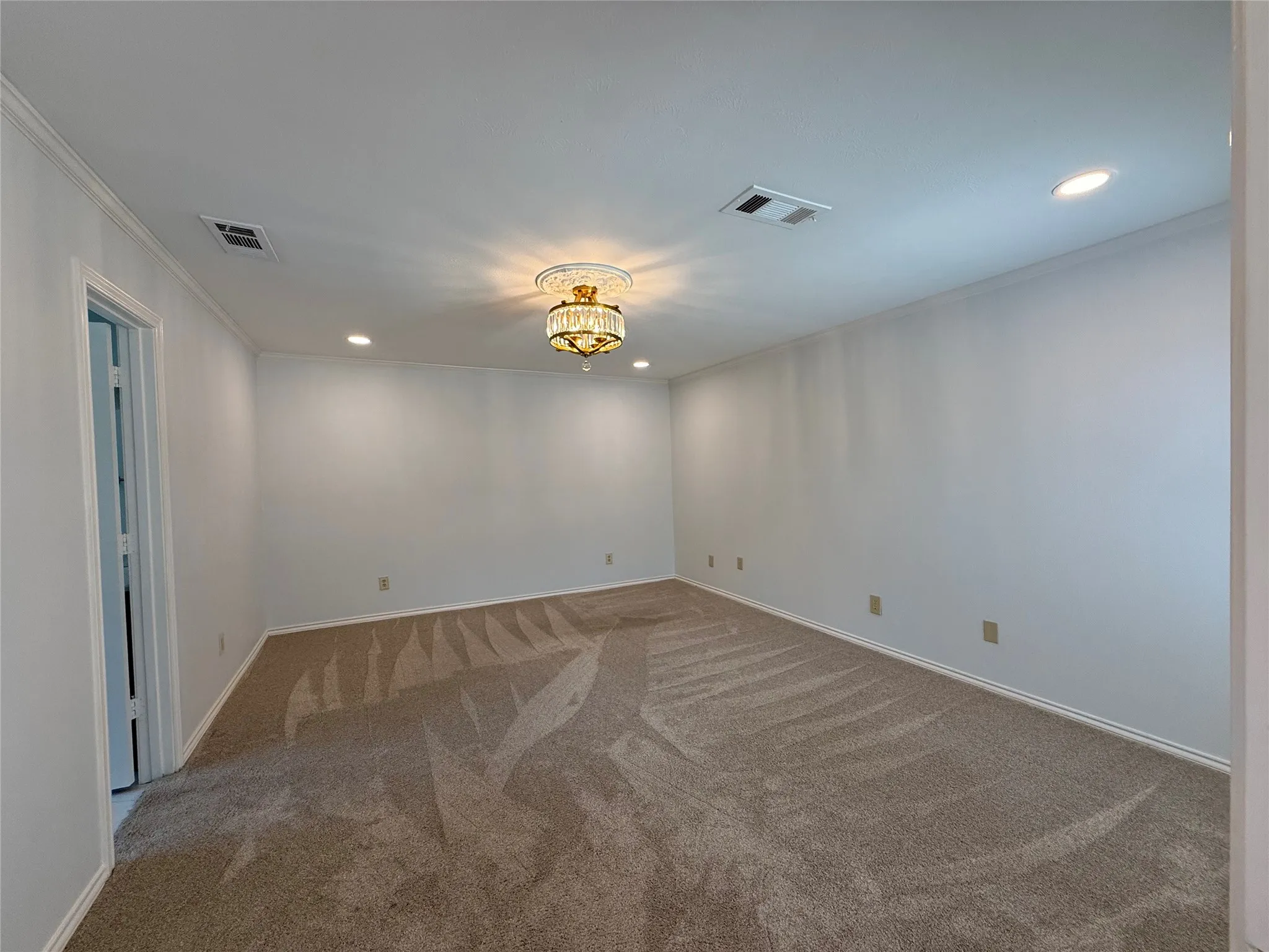 Single Family Residence For Sale in Collin County , 3205 Cross Bend Road, Plano, Texas 75023, 3 Bedroom, 3 Bathroom, 2 Garage spaces, 2,240 Sqft, built in 1978, mls#21344843, Real Estate Agent in Plano, Homes For Sale in Collin county, Homes For Sale in Plano, Realtor in Plano Texas, Real Estate Brokerage Independent Realty Texas, Luminita Cordes Realtor