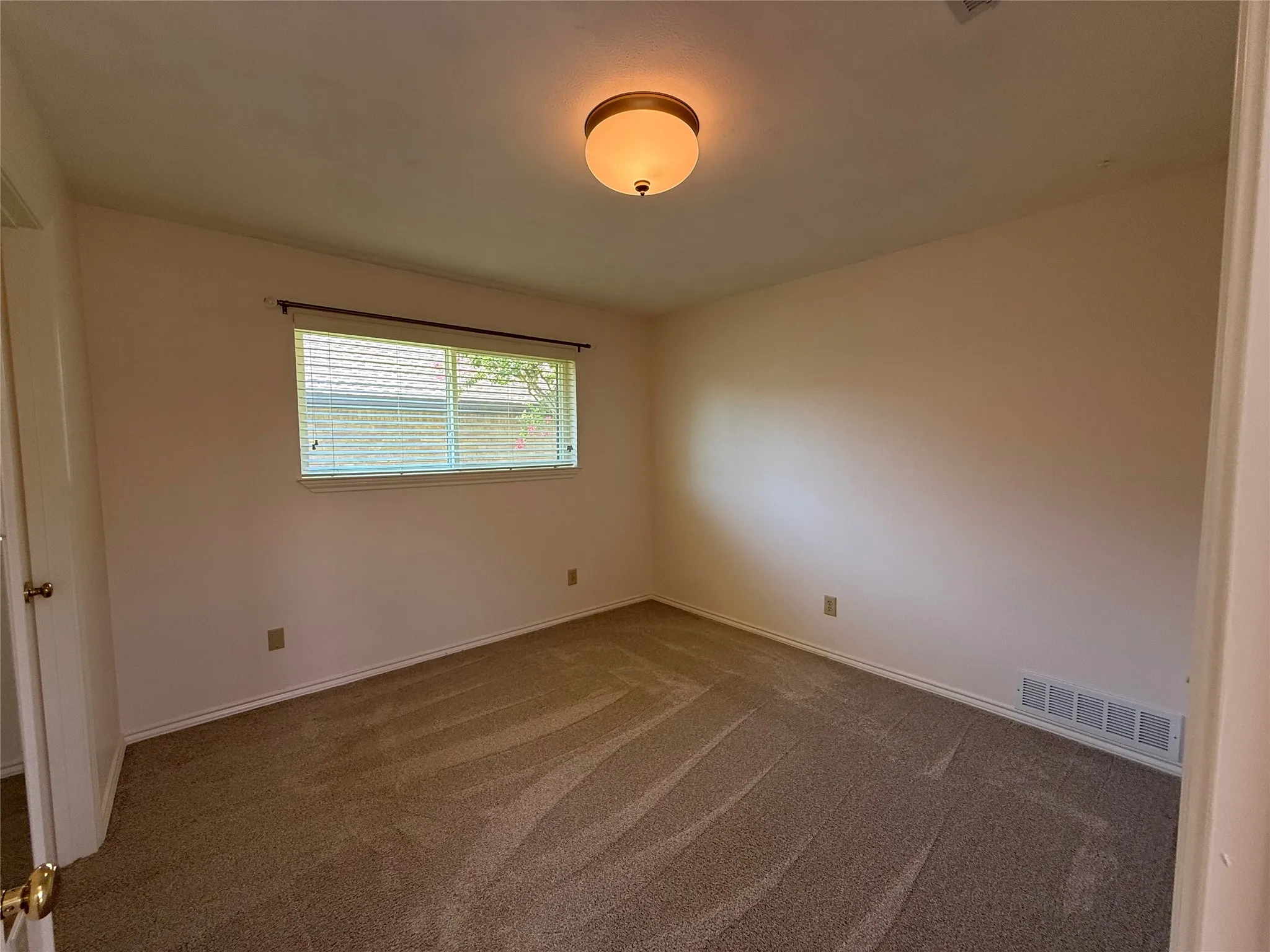 Single Family Residence For Sale in Collin County , 3205 Cross Bend Road, Plano, Texas 75023, 3 Bedroom, 3 Bathroom, 2 Garage spaces, 2,240 Sqft, built in 1978, mls#21344843, Real Estate Agent in Plano, Homes For Sale in Collin county, Homes For Sale in Plano, Realtor in Plano Texas, Real Estate Brokerage Independent Realty Texas, Luminita Cordes Realtor