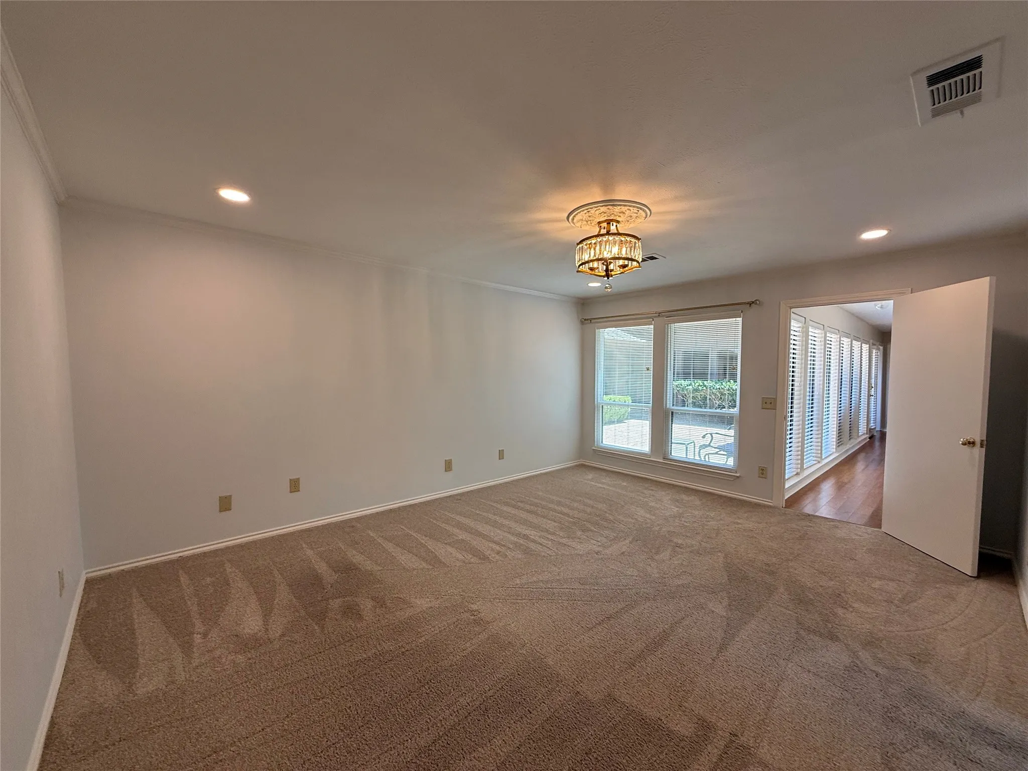 Single Family Residence For Sale in Collin County , 3205 Cross Bend Road, Plano, Texas 75023, 3 Bedroom, 3 Bathroom, 2 Garage spaces, 2,240 Sqft, built in 1978, mls#21344843, Real Estate Agent in Plano, Homes For Sale in Collin county, Homes For Sale in Plano, Realtor in Plano Texas, Real Estate Brokerage Independent Realty Texas, Luminita Cordes Realtor