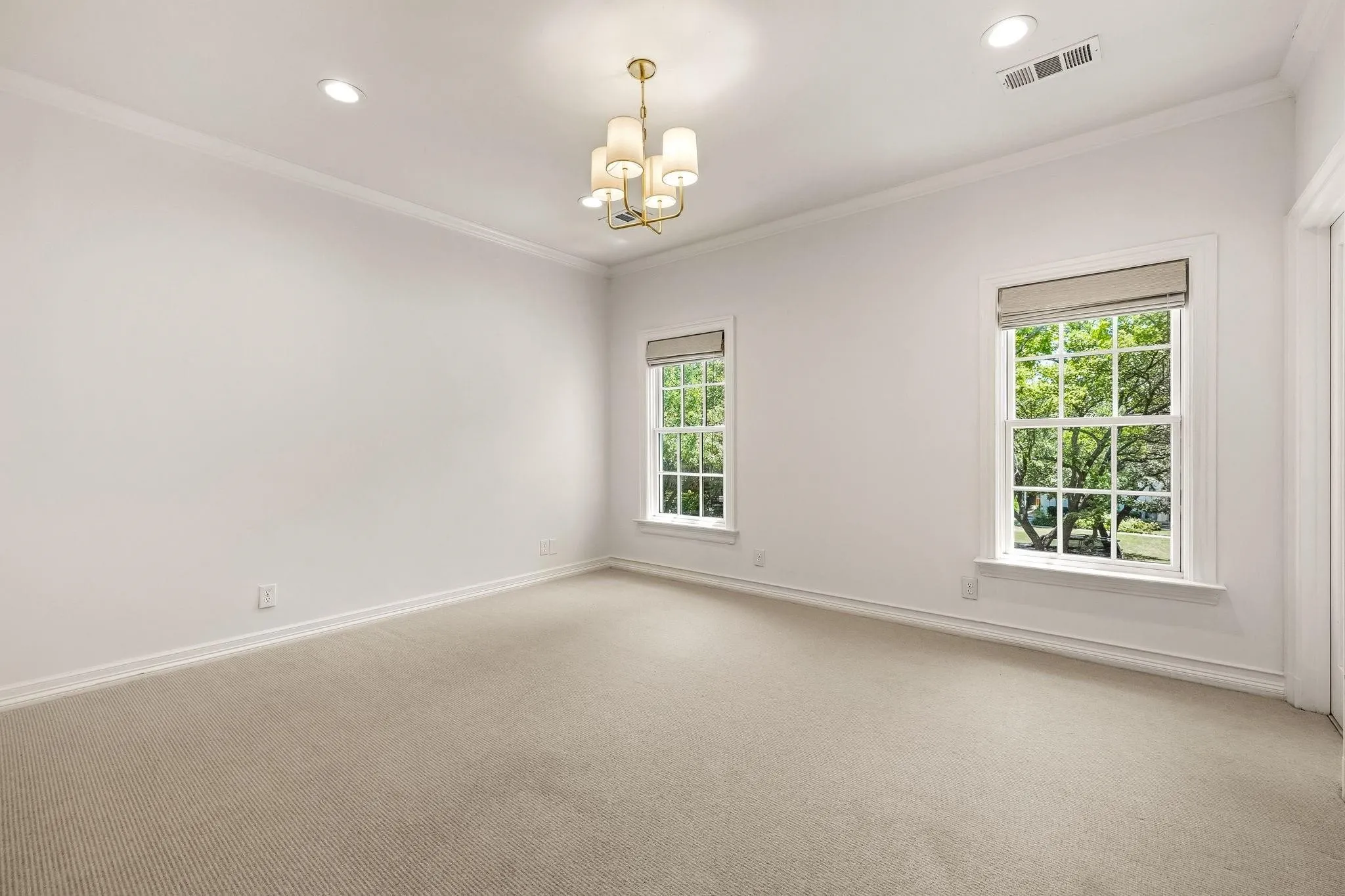 Single Family Residence For Rent in Dallas County , 4020 Mcfarlin Boulevard, University Park, Texas 75205, 5 Bedrooms, 6 Bathrooms, 2 Garage spaces, 4,708 Sqft, built in 1987, Price $23,000, mls#21348857, Real Estate Agent in University Park, Homes For Rent in Dallas county, Homes For Rent in University Park, Realtor in University Park Texas, Real Estate Brokerage Independent Realty Texas, Luminita Cordes Realtor