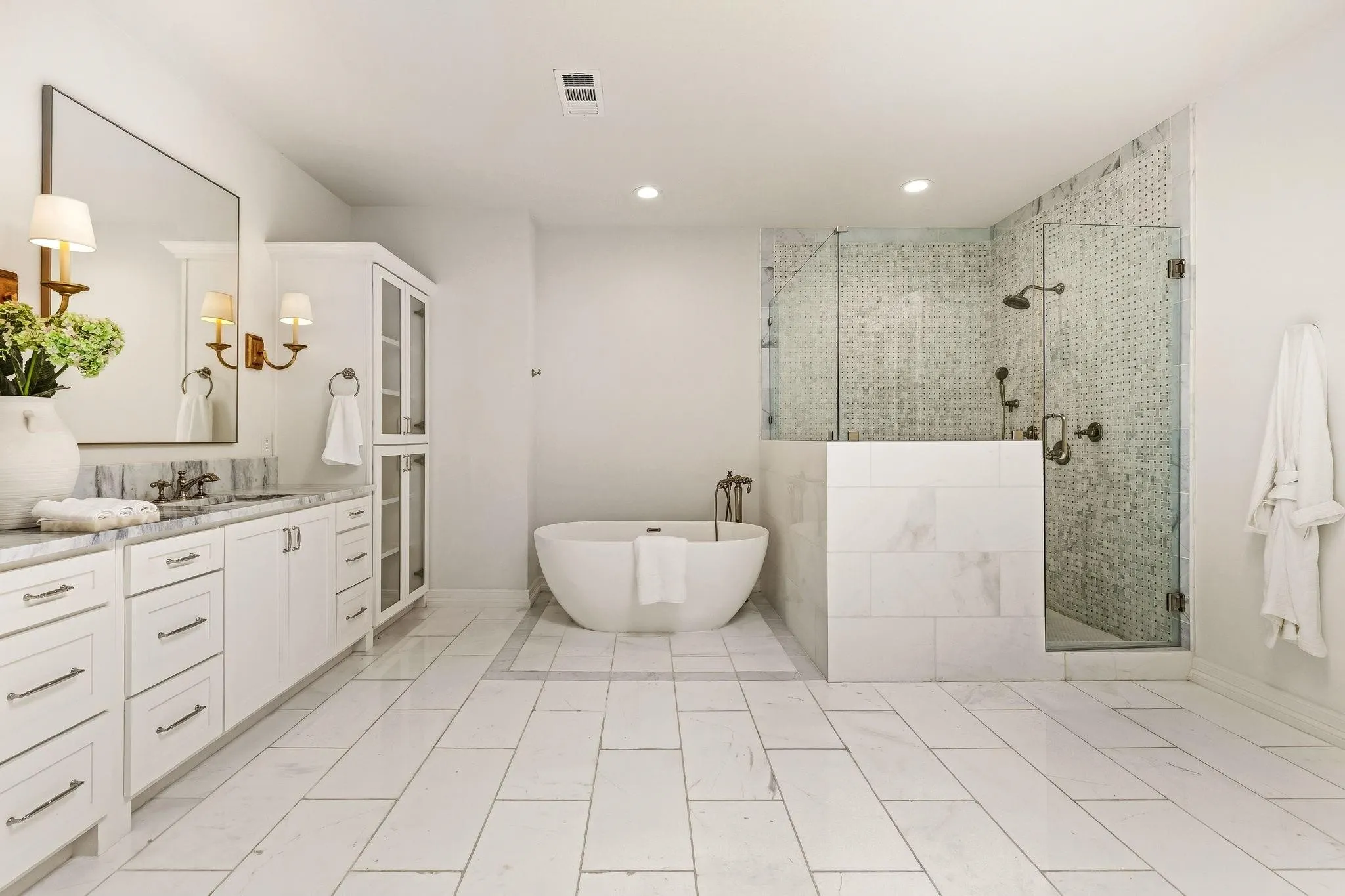 Single Family Residence For Rent in Dallas County , 4020 Mcfarlin Boulevard, University Park, Texas 75205, 5 Bedrooms, 6 Bathrooms, 2 Garage spaces, 4,708 Sqft, built in 1987, Price $23,000, mls#21348857, Real Estate Agent in University Park, Homes For Rent in Dallas county, Homes For Rent in University Park, Realtor in University Park Texas, Real Estate Brokerage Independent Realty Texas, Luminita Cordes Realtor