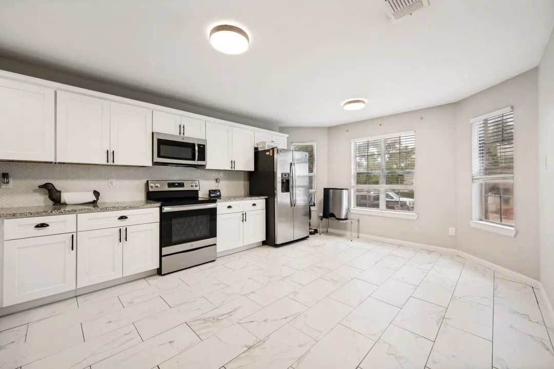 Single Family Residence For Sale in Tarrant County , 1520 Creekstone Court, Fort Worth, Texas 76112, 3 Bedroom, 2 Bathroom, 2 Garage spaces, 1,609 Sqft, built in 2001, mls#21347095, Real Estate Agent in Fort Worth, Homes For Sale in Tarrant county, Homes For Sale in Fort Worth, Realtor in Fort Worth Texas, Real Estate Brokerage Independent Realty Texas, Luminita Cordes Realtor