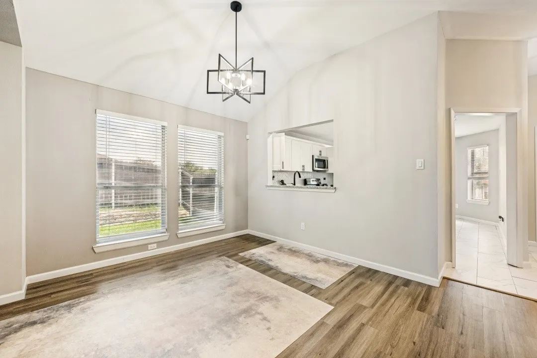 Single Family Residence For Sale in Tarrant County , 1520 Creekstone Court, Fort Worth, Texas 76112, 3 Bedroom, 2 Bathroom, 2 Garage spaces, 1,609 Sqft, built in 2001, mls#21347095, Real Estate Agent in Fort Worth, Homes For Sale in Tarrant county, Homes For Sale in Fort Worth, Realtor in Fort Worth Texas, Real Estate Brokerage Independent Realty Texas, Luminita Cordes Realtor