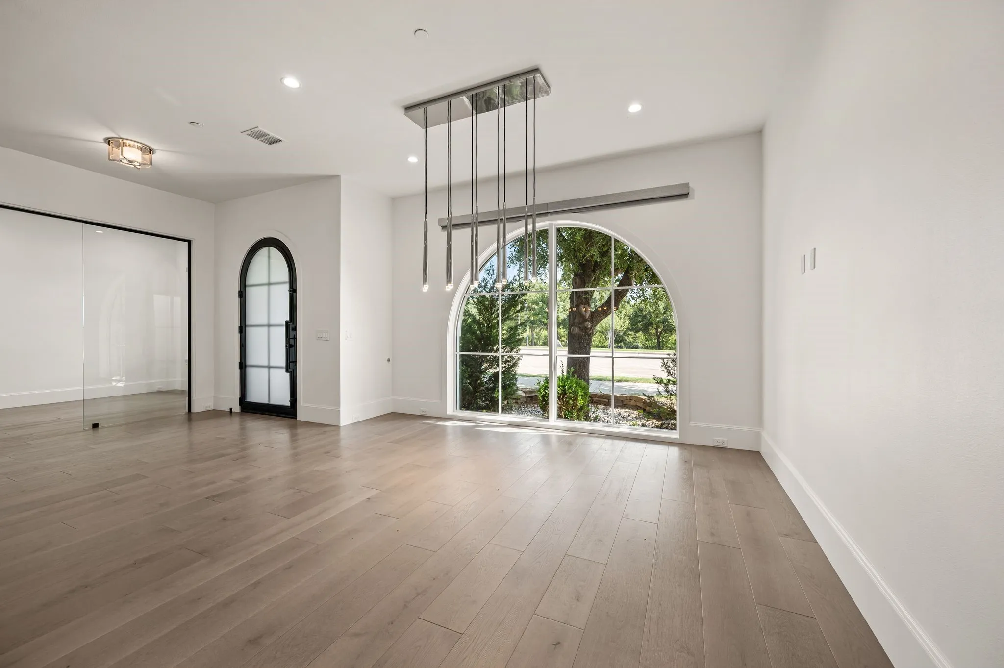 Condominium For Rent in Denton County , 2850 Lakeside Parkway 110, Flower Mound, Texas 75022, 4 Bedroom, 6 Bathroom, 2 Garage spaces, 3,631 Sqft, built in 2023, mls#21348952, Real Estate Agent in Flower Mound, Homes For Rent in Denton county, Homes For Rent in Flower Mound, Realtor in Flower Mound Texas, Real Estate Brokerage Independent Realty Texas, Luminita Cordes Realtor