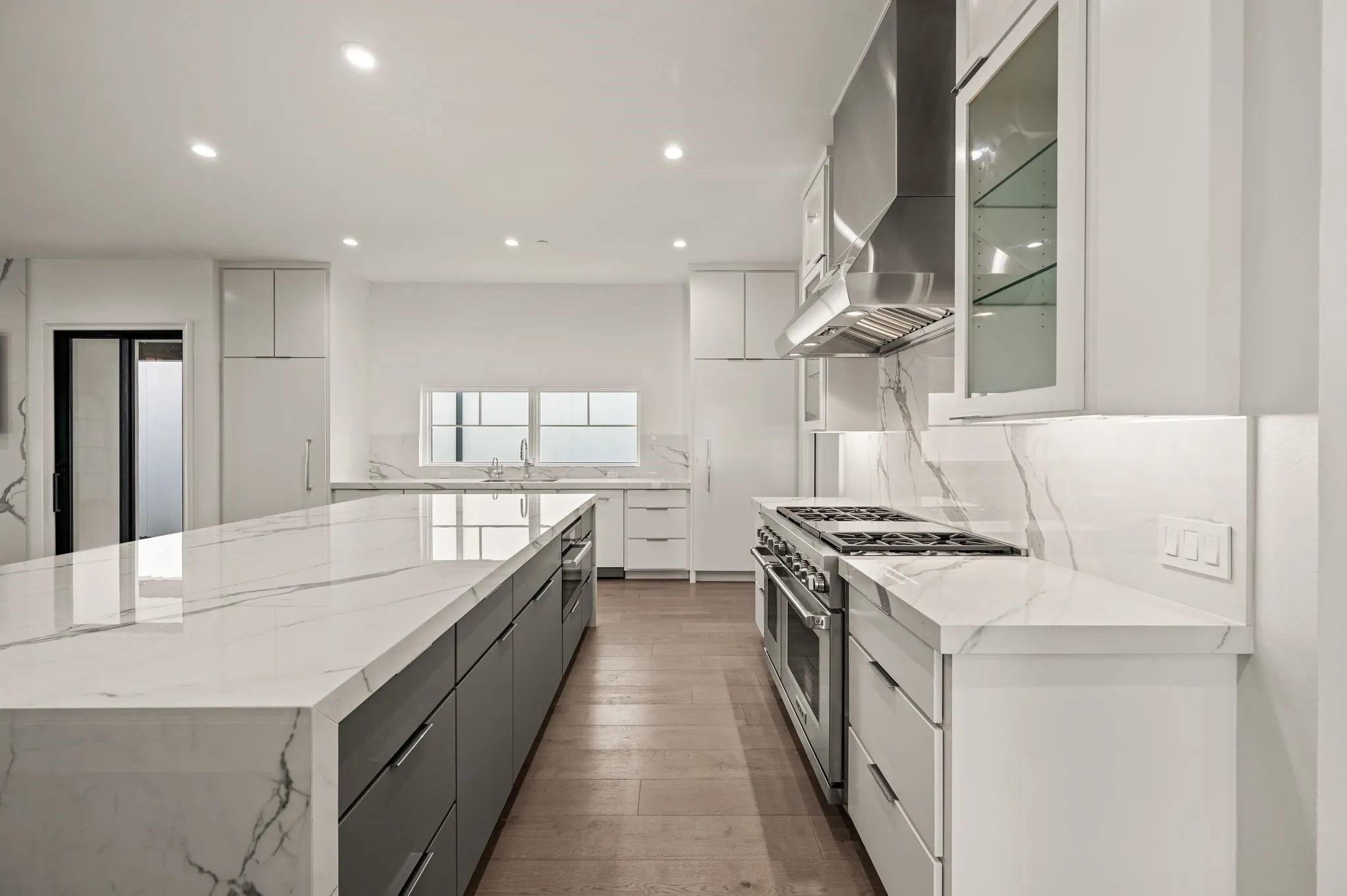 Condominium For Rent in Denton County , 2850 Lakeside Parkway 110, Flower Mound, Texas 75022, 4 Bedroom, 6 Bathroom, 2 Garage spaces, 3,631 Sqft, built in 2023, mls#21348952, Real Estate Agent in Flower Mound, Homes For Rent in Denton county, Homes For Rent in Flower Mound, Realtor in Flower Mound Texas, Real Estate Brokerage Independent Realty Texas, Luminita Cordes Realtor