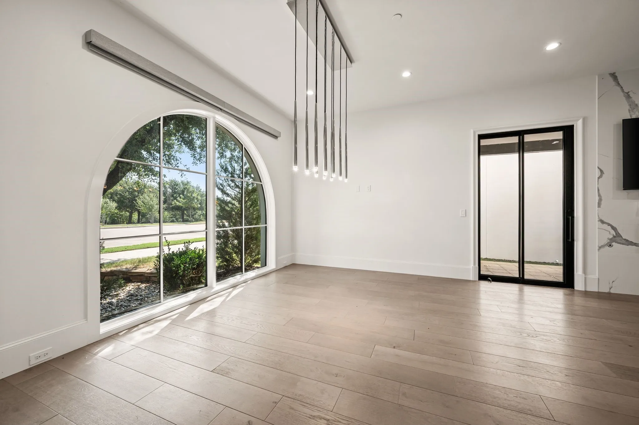 Condominium For Rent in Denton County , 2850 Lakeside Parkway 110, Flower Mound, Texas 75022, 4 Bedroom, 6 Bathroom, 2 Garage spaces, 3,631 Sqft, built in 2023, mls#21348952, Real Estate Agent in Flower Mound, Homes For Rent in Denton county, Homes For Rent in Flower Mound, Realtor in Flower Mound Texas, Real Estate Brokerage Independent Realty Texas, Luminita Cordes Realtor