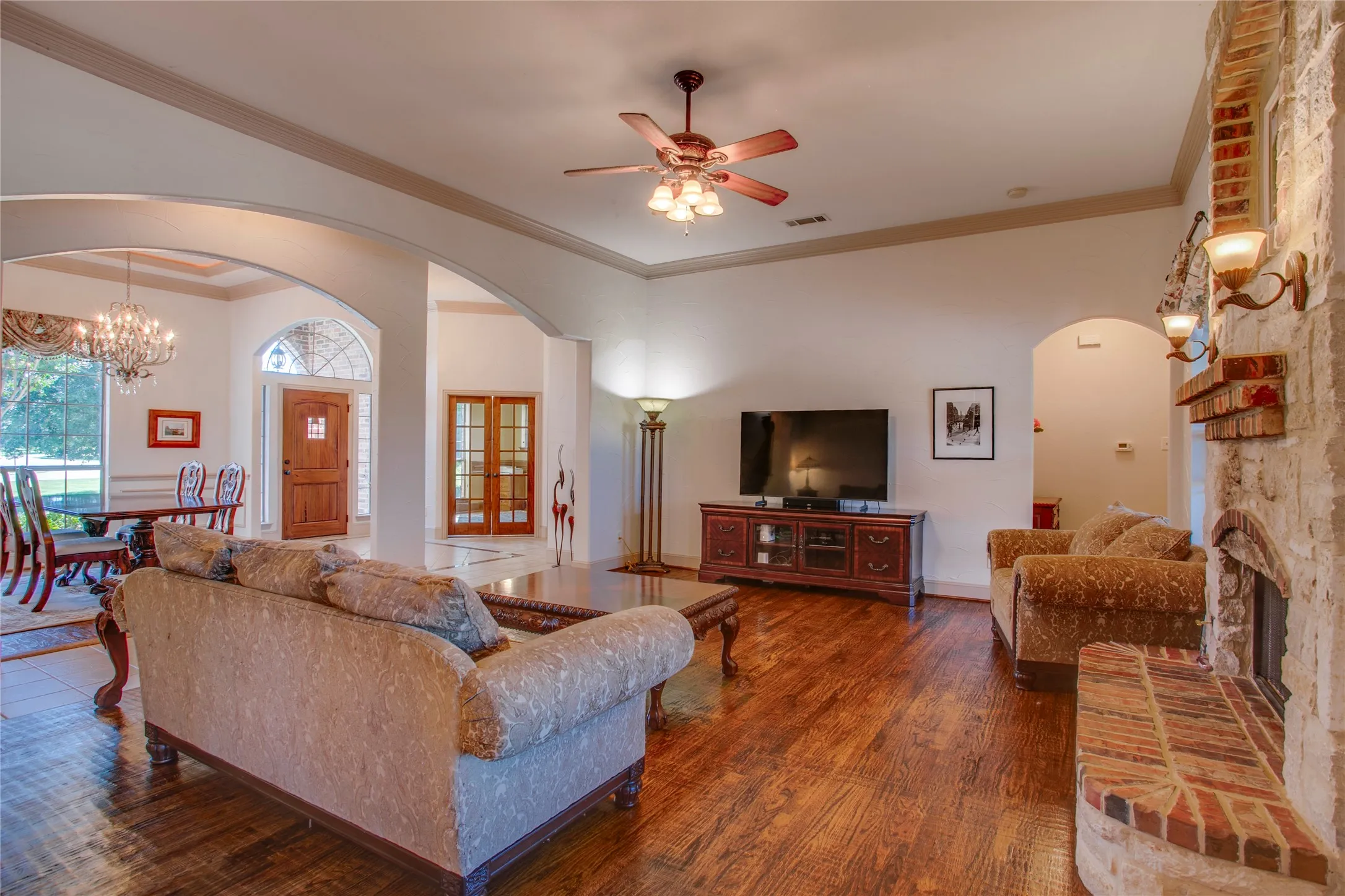 Single Family Residence For Sale in Kaufman County , 10044 Dennehy Drive, Talty, Texas 75126, 4 Bedroom, 3 Bathroom, 3 Garage spaces, 2,985 Sqft, built in 2005, mls#21346873, Real Estate Agent in Talty, Homes For Sale in Kaufman county, Homes For Sale in Talty, Realtor in Talty Texas, Real Estate Brokerage Independent Realty Texas, Luminita Cordes Realtor