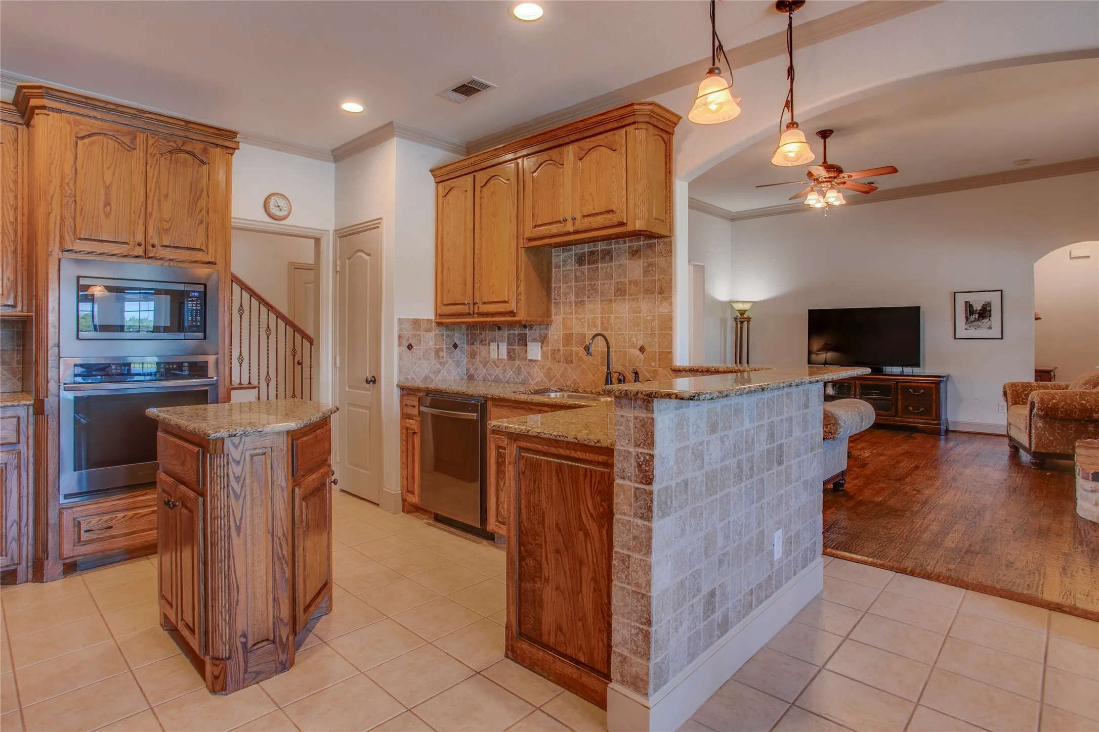 Single Family Residence For Sale in Kaufman County , 10044 Dennehy Drive, Talty, Texas 75126, 4 Bedroom, 3 Bathroom, 3 Garage spaces, 2,985 Sqft, built in 2005, mls#21346873, Real Estate Agent in Talty, Homes For Sale in Kaufman county, Homes For Sale in Talty, Realtor in Talty Texas, Real Estate Brokerage Independent Realty Texas, Luminita Cordes Realtor