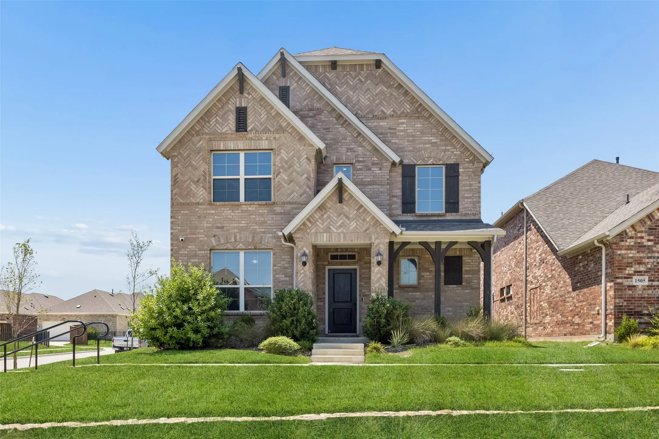 Single Family Residence For Sale in Dallas County , 1501 Buckeye Trail, Garland, Texas 75042, 4 Bedrooms, 3 Bathrooms, 2 Garage spaces, 2,633 Sqft, built in 2022, Price $525,000, mls#21348146, Real Estate Agent in Garland, Homes For Sale in Dallas county, Homes For Sale in Garland, Realtor in Garland Texas, Real Estate Brokerage Independent Realty Texas, Luminita Cordes Realtor