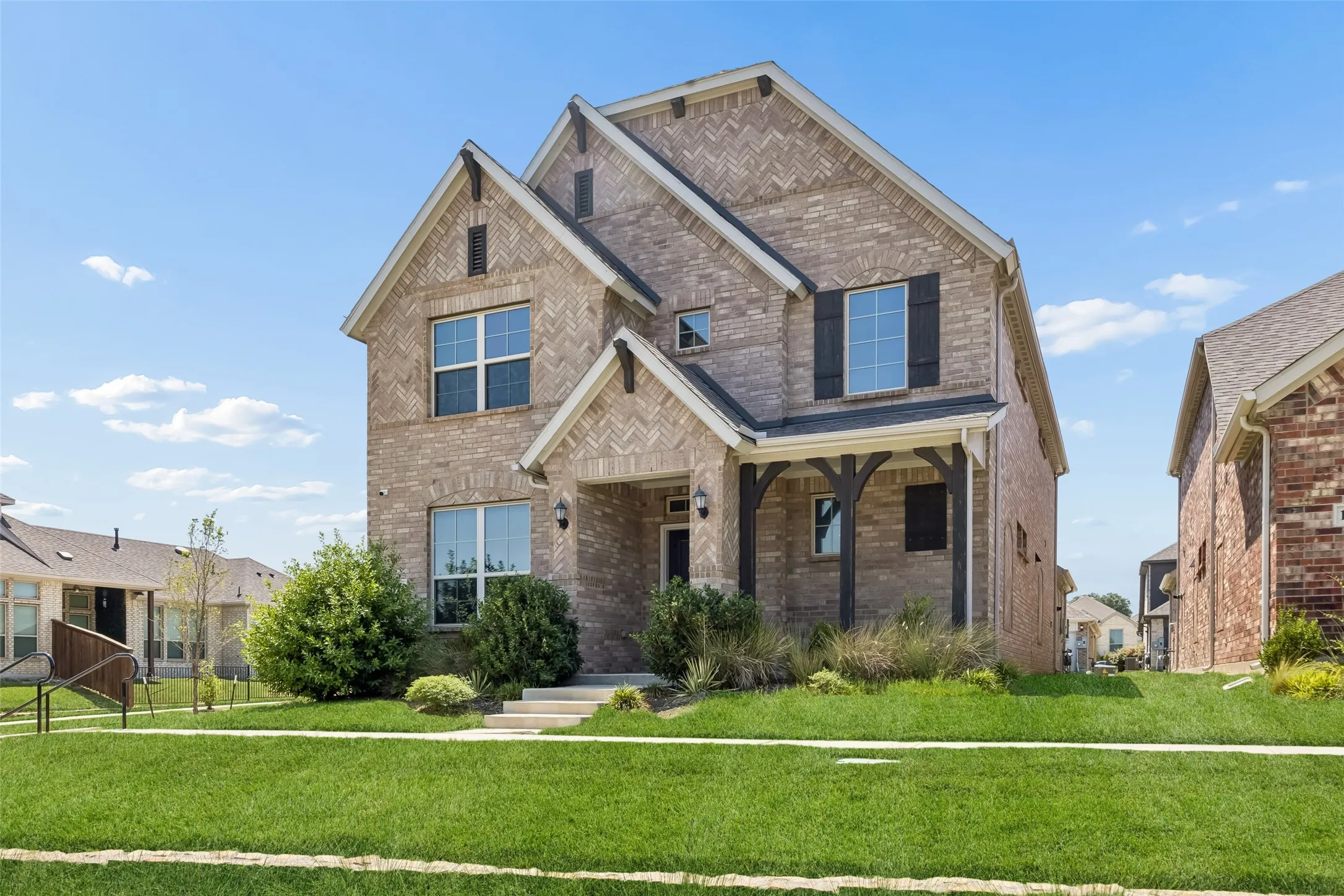 Single Family Residence For Sale in Dallas County , 1501 Buckeye Trail, Garland, Texas 75042, 4 Bedrooms, 3 Bathrooms, 2 Garage spaces, 2,633 Sqft, built in 2022, Price $525,000, mls#21348146, Real Estate Agent in Garland, Homes For Sale in Dallas county, Homes For Sale in Garland, Realtor in Garland Texas, Real Estate Brokerage Independent Realty Texas, Luminita Cordes Realtor