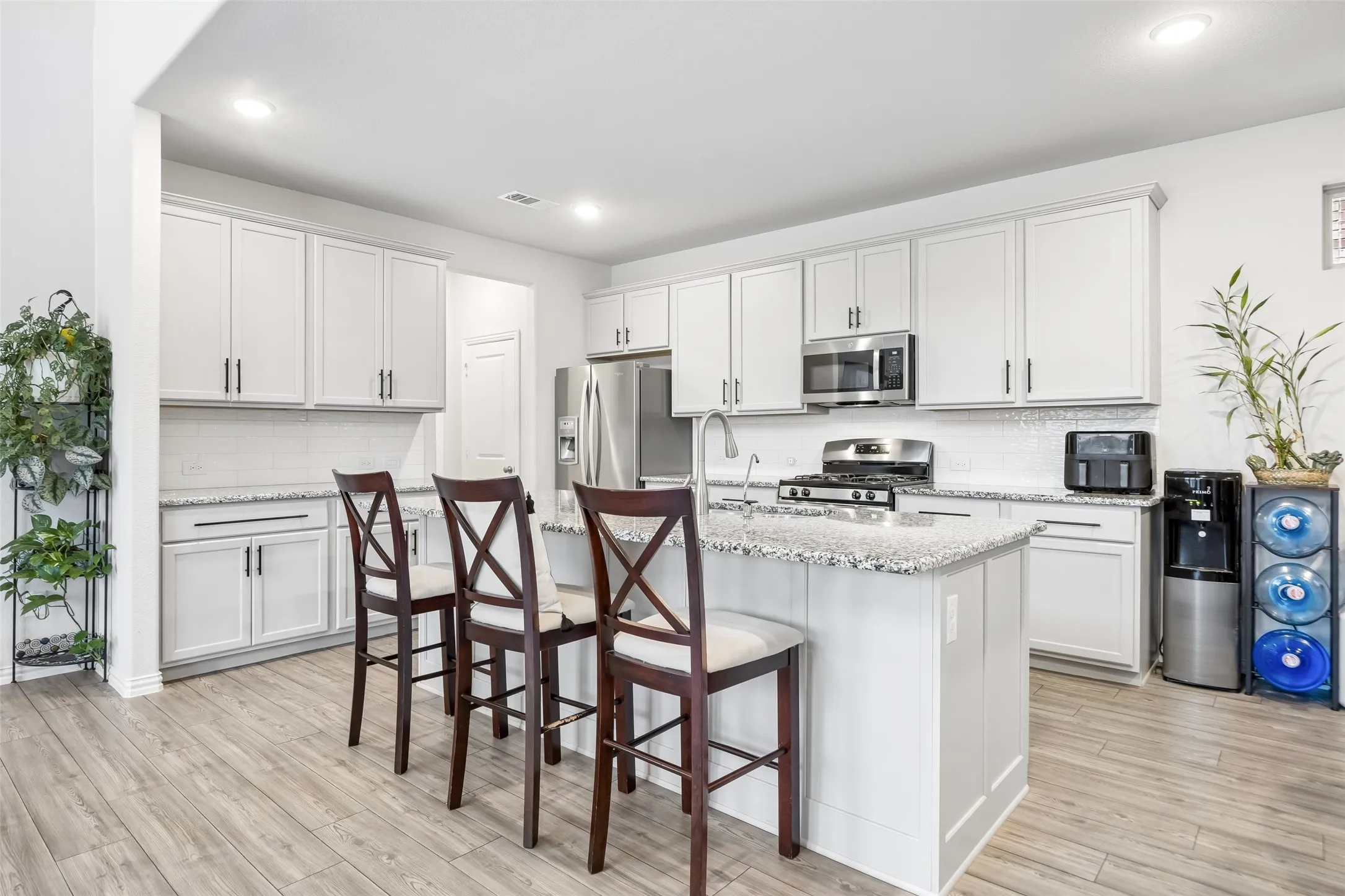 Single Family Residence For Sale in Dallas County , 1501 Buckeye Trail, Garland, Texas 75042, 4 Bedrooms, 3 Bathrooms, 2 Garage spaces, 2,633 Sqft, built in 2022, Price $525,000, mls#21348146, Real Estate Agent in Garland, Homes For Sale in Dallas county, Homes For Sale in Garland, Realtor in Garland Texas, Real Estate Brokerage Independent Realty Texas, Luminita Cordes Realtor
