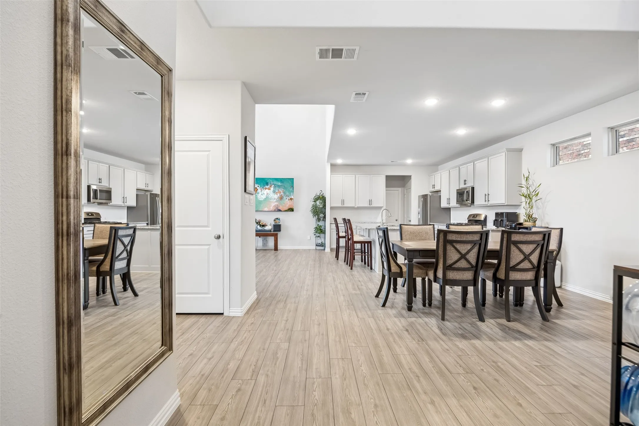 Single Family Residence For Sale in Dallas County , 1501 Buckeye Trail, Garland, Texas 75042, 4 Bedrooms, 3 Bathrooms, 2 Garage spaces, 2,633 Sqft, built in 2022, Price $525,000, mls#21348146, Real Estate Agent in Garland, Homes For Sale in Dallas county, Homes For Sale in Garland, Realtor in Garland Texas, Real Estate Brokerage Independent Realty Texas, Luminita Cordes Realtor