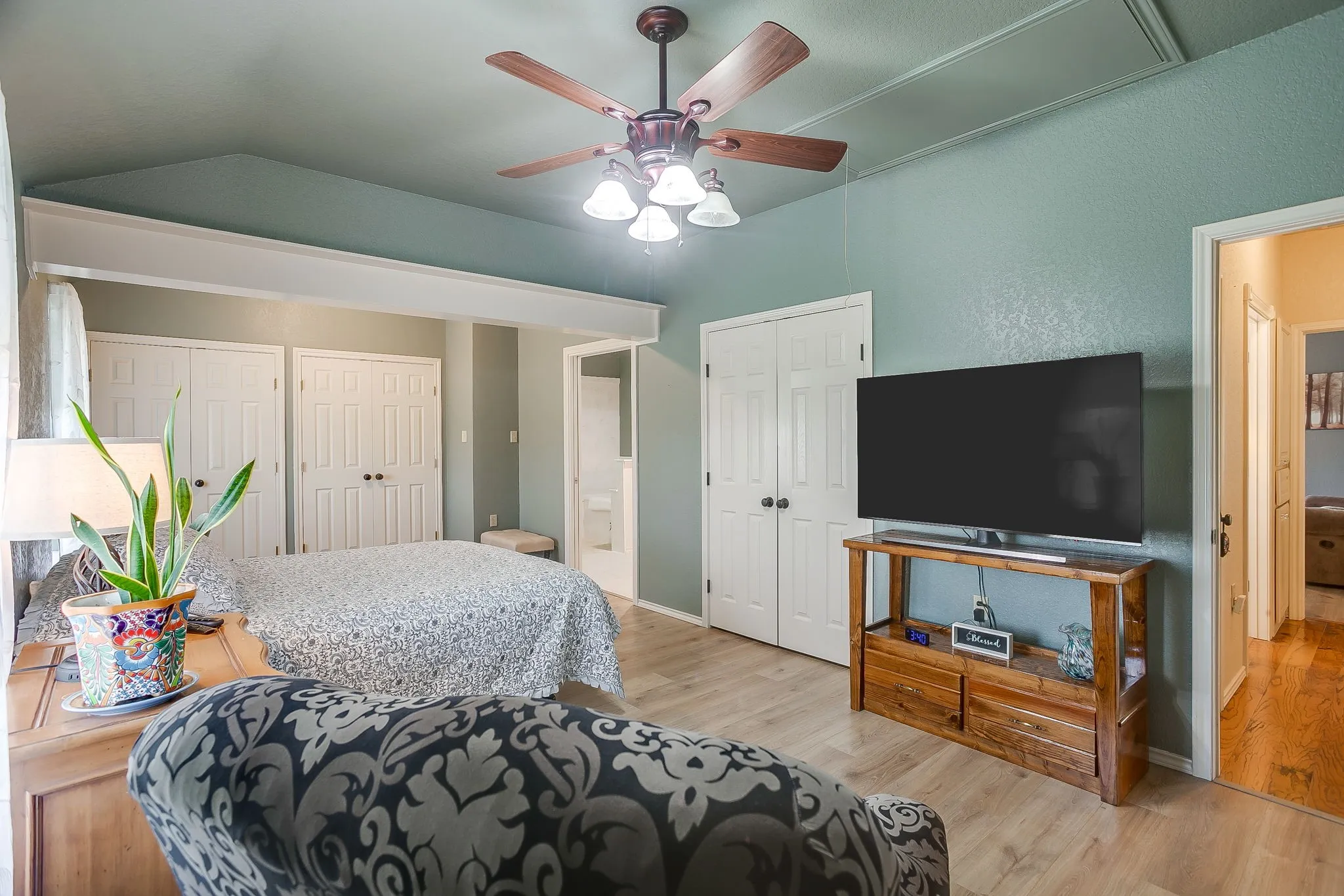 Single Family Residence For Sale in Johnson County , 7921 County Road 915b, Joshua, Texas 76058, 3 Bedroom, 2 Bathroom, 2 Garage spaces, 2,679 Sqft, built in 2007, mls#21348422, Real Estate Agent in Joshua, Homes For Sale in Johnson county, Homes For Sale in Joshua, Realtor in Joshua Texas, Real Estate Brokerage Independent Realty Texas, Luminita Cordes Realtor