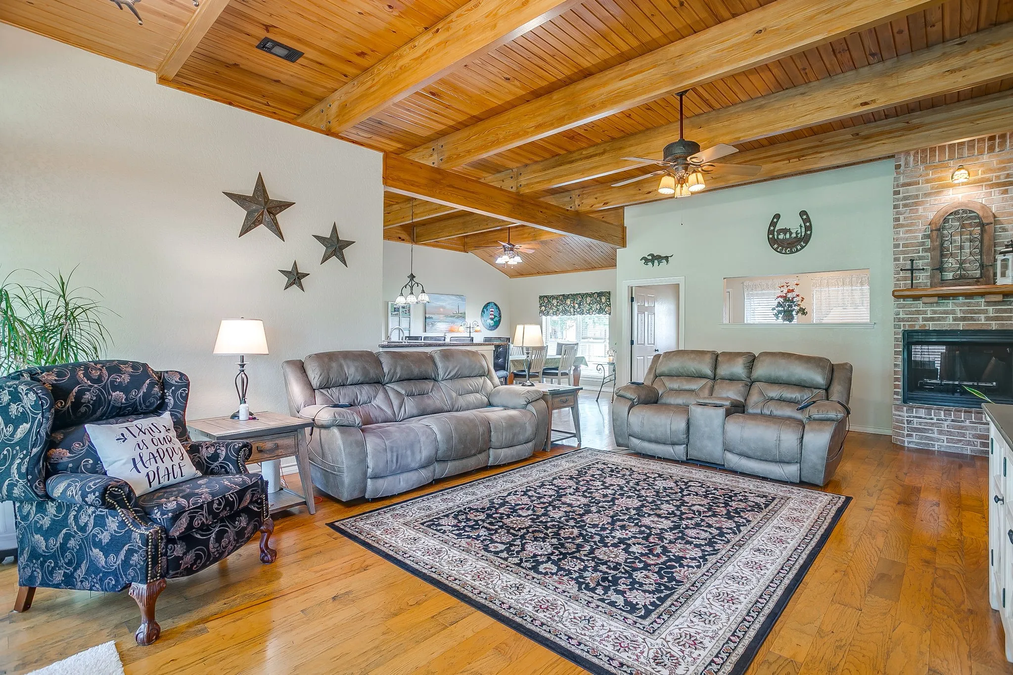 Single Family Residence For Sale in Johnson County , 7921 County Road 915b, Joshua, Texas 76058, 3 Bedroom, 2 Bathroom, 2 Garage spaces, 2,679 Sqft, built in 2007, mls#21348422, Real Estate Agent in Joshua, Homes For Sale in Johnson county, Homes For Sale in Joshua, Realtor in Joshua Texas, Real Estate Brokerage Independent Realty Texas, Luminita Cordes Realtor