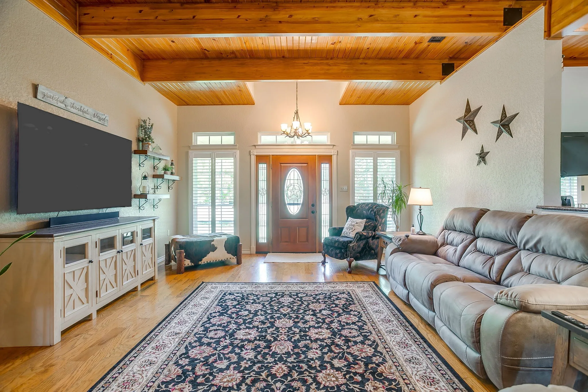 Single Family Residence For Sale in Johnson County , 7921 County Road 915b, Joshua, Texas 76058, 3 Bedroom, 2 Bathroom, 2 Garage spaces, 2,679 Sqft, built in 2007, mls#21348422, Real Estate Agent in Joshua, Homes For Sale in Johnson county, Homes For Sale in Joshua, Realtor in Joshua Texas, Real Estate Brokerage Independent Realty Texas, Luminita Cordes Realtor