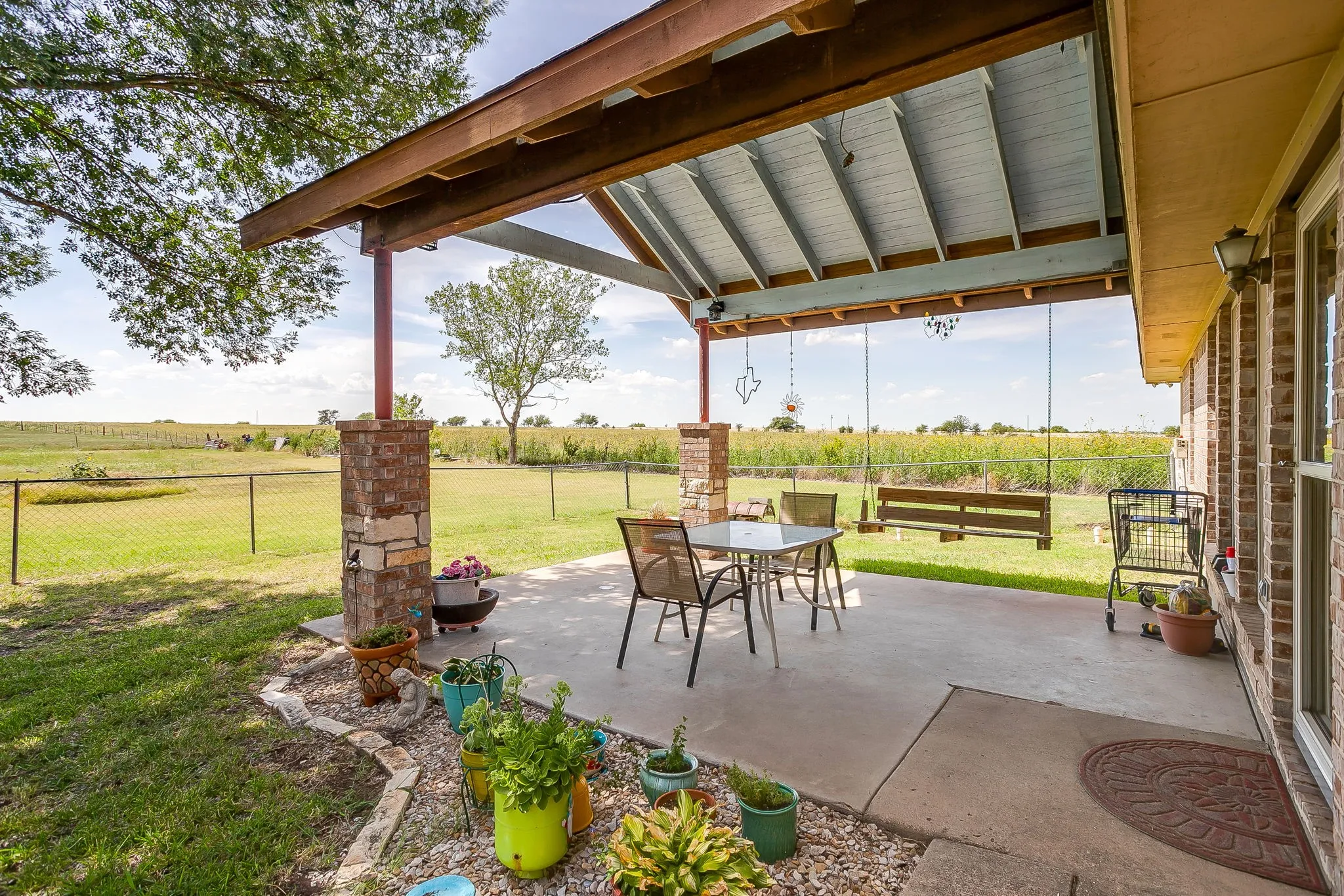 Single Family Residence For Sale in Johnson County , 7921 County Road 915b, Joshua, Texas 76058, 3 Bedroom, 2 Bathroom, 2 Garage spaces, 2,679 Sqft, built in 2007, mls#21348422, Real Estate Agent in Joshua, Homes For Sale in Johnson county, Homes For Sale in Joshua, Realtor in Joshua Texas, Real Estate Brokerage Independent Realty Texas, Luminita Cordes Realtor