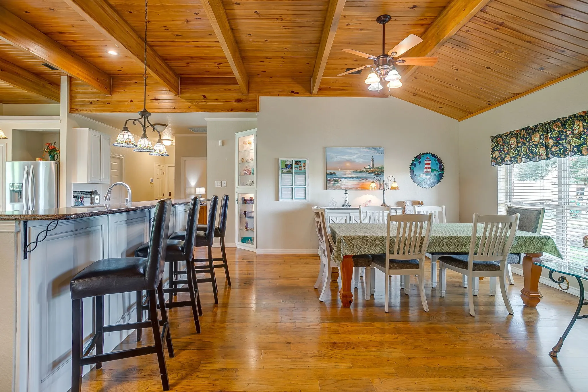 Single Family Residence For Sale in Johnson County , 7921 County Road 915b, Joshua, Texas 76058, 3 Bedroom, 2 Bathroom, 2 Garage spaces, 2,679 Sqft, built in 2007, mls#21348422, Real Estate Agent in Joshua, Homes For Sale in Johnson county, Homes For Sale in Joshua, Realtor in Joshua Texas, Real Estate Brokerage Independent Realty Texas, Luminita Cordes Realtor